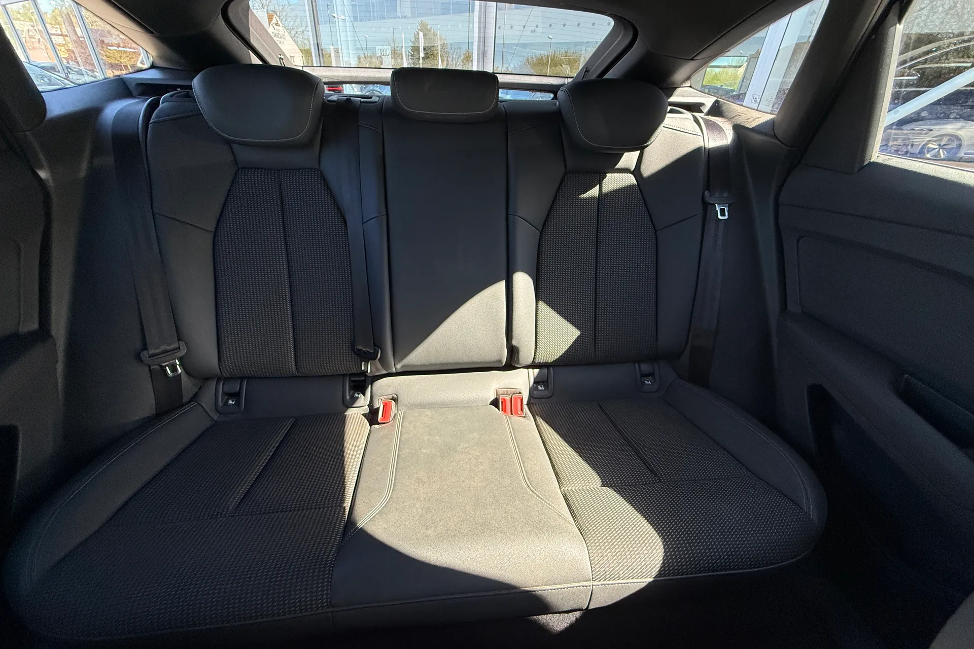 Audi Q4 thumbnail image number 25