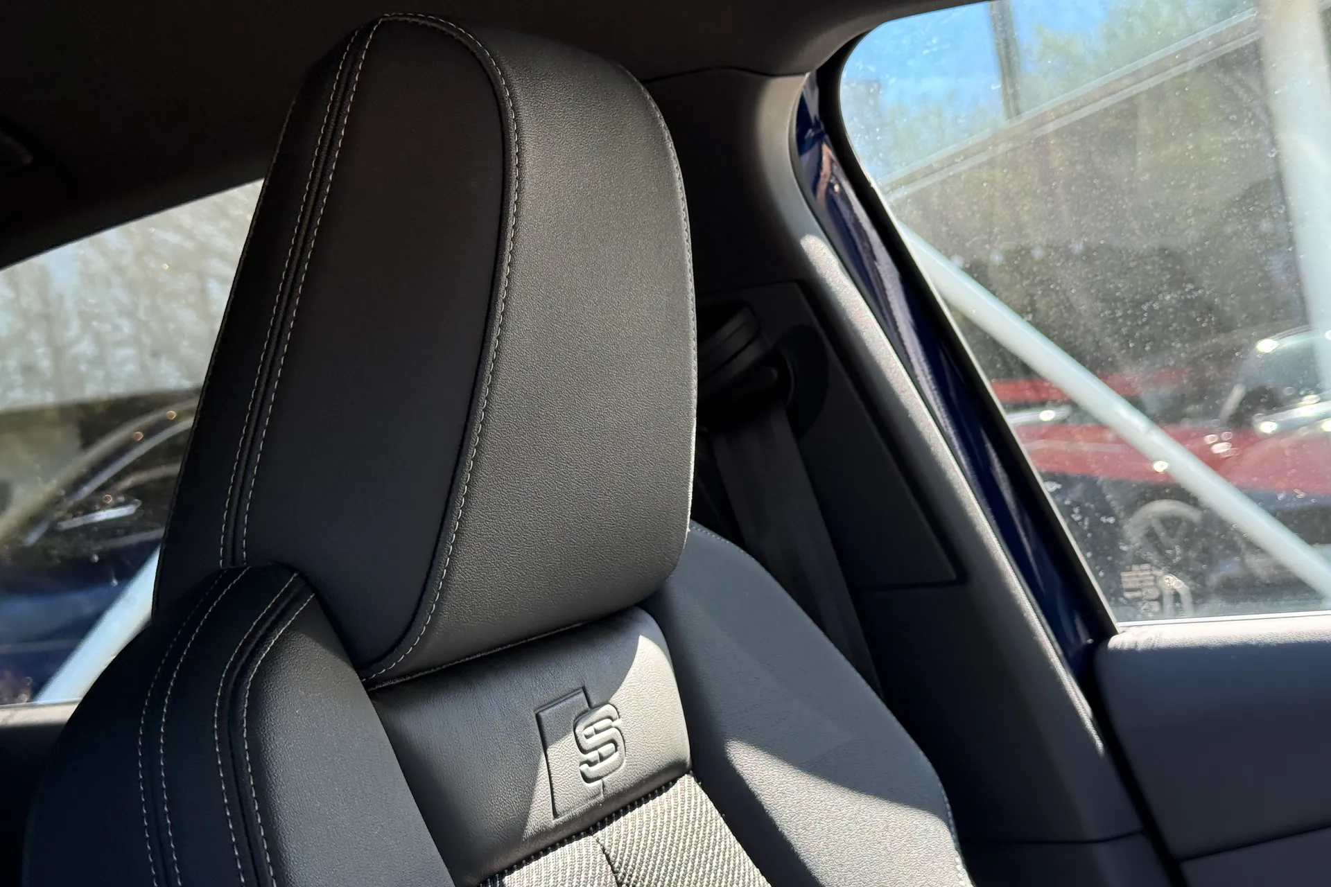 Audi Q4 thumbnail image number 22