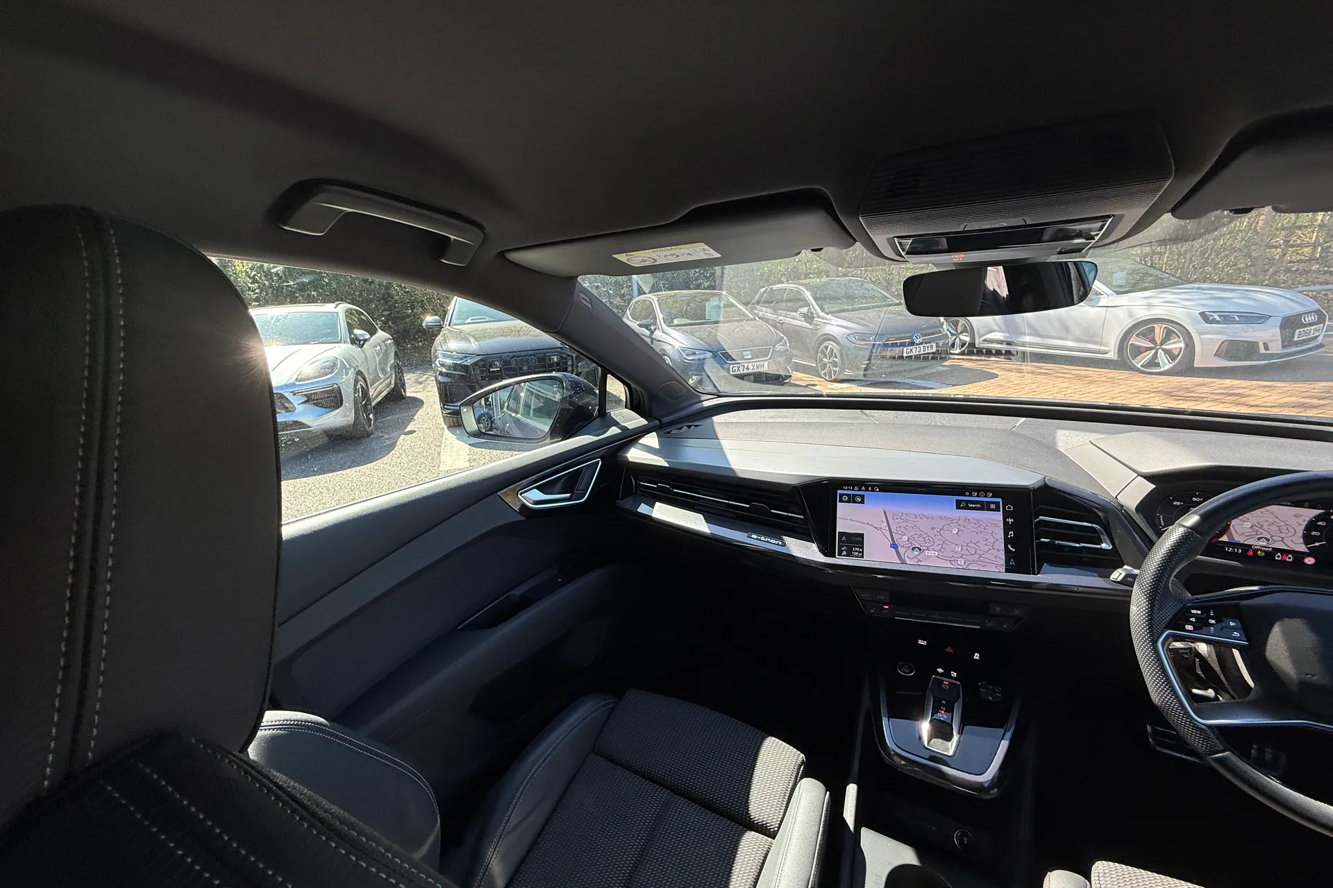 Audi Q4 thumbnail image number 32