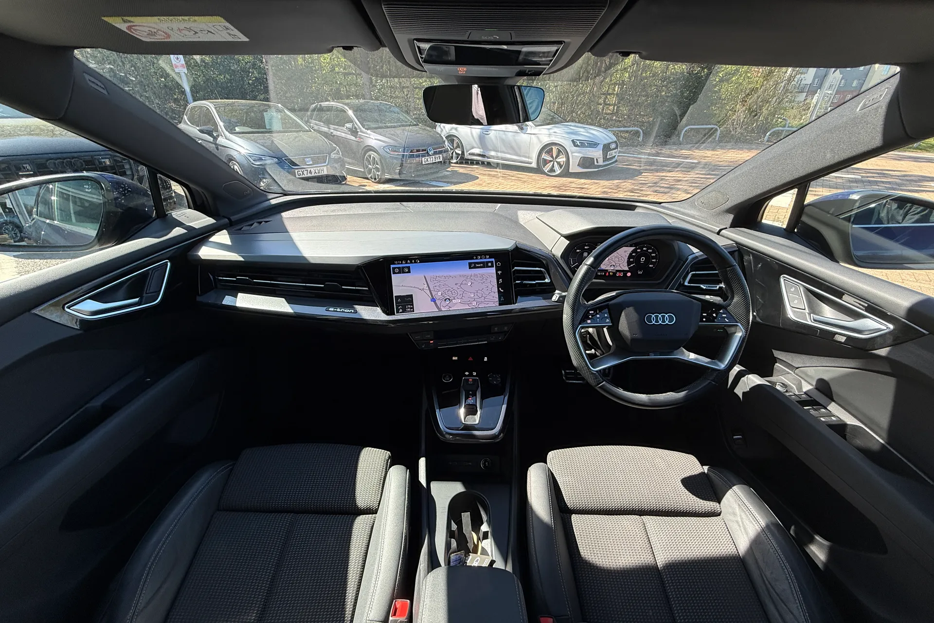 Audi Q4 thumbnail image number 6