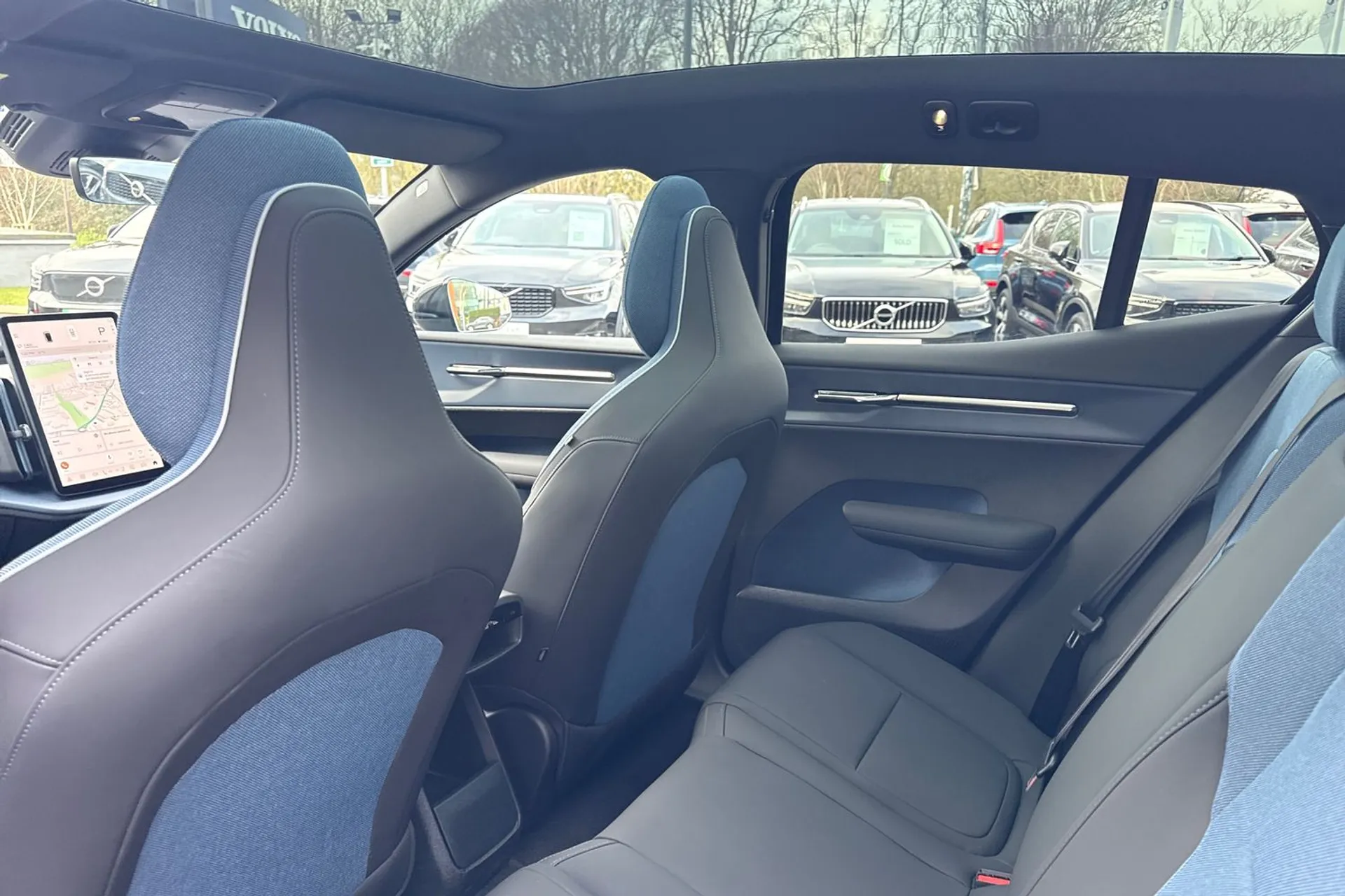 Volvo EX30 thumbnail image number 31