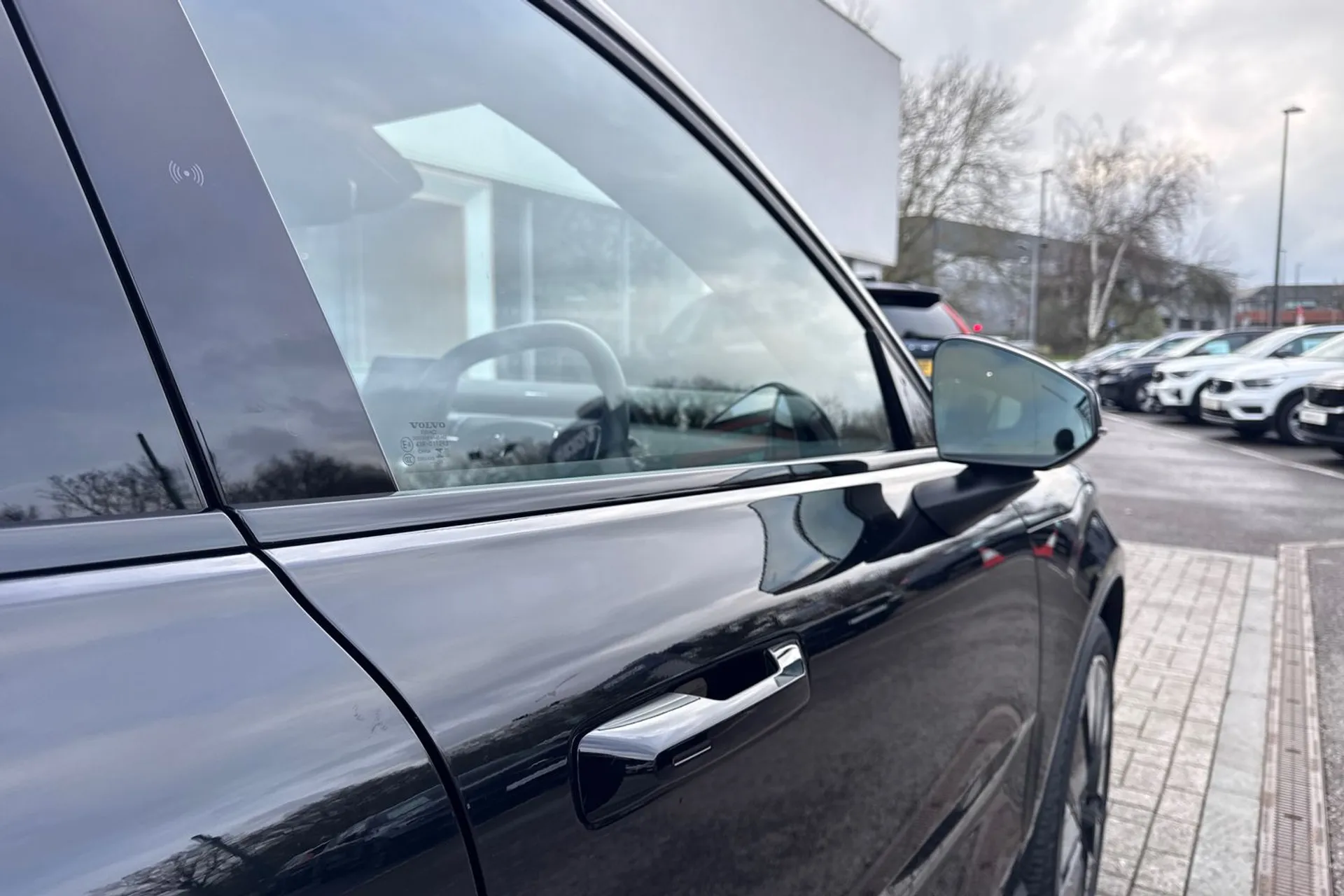 Volvo EX30 thumbnail image number 17