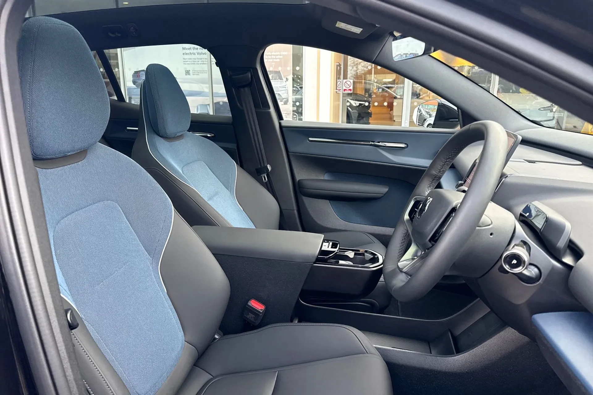 Volvo EX30 thumbnail image number 26