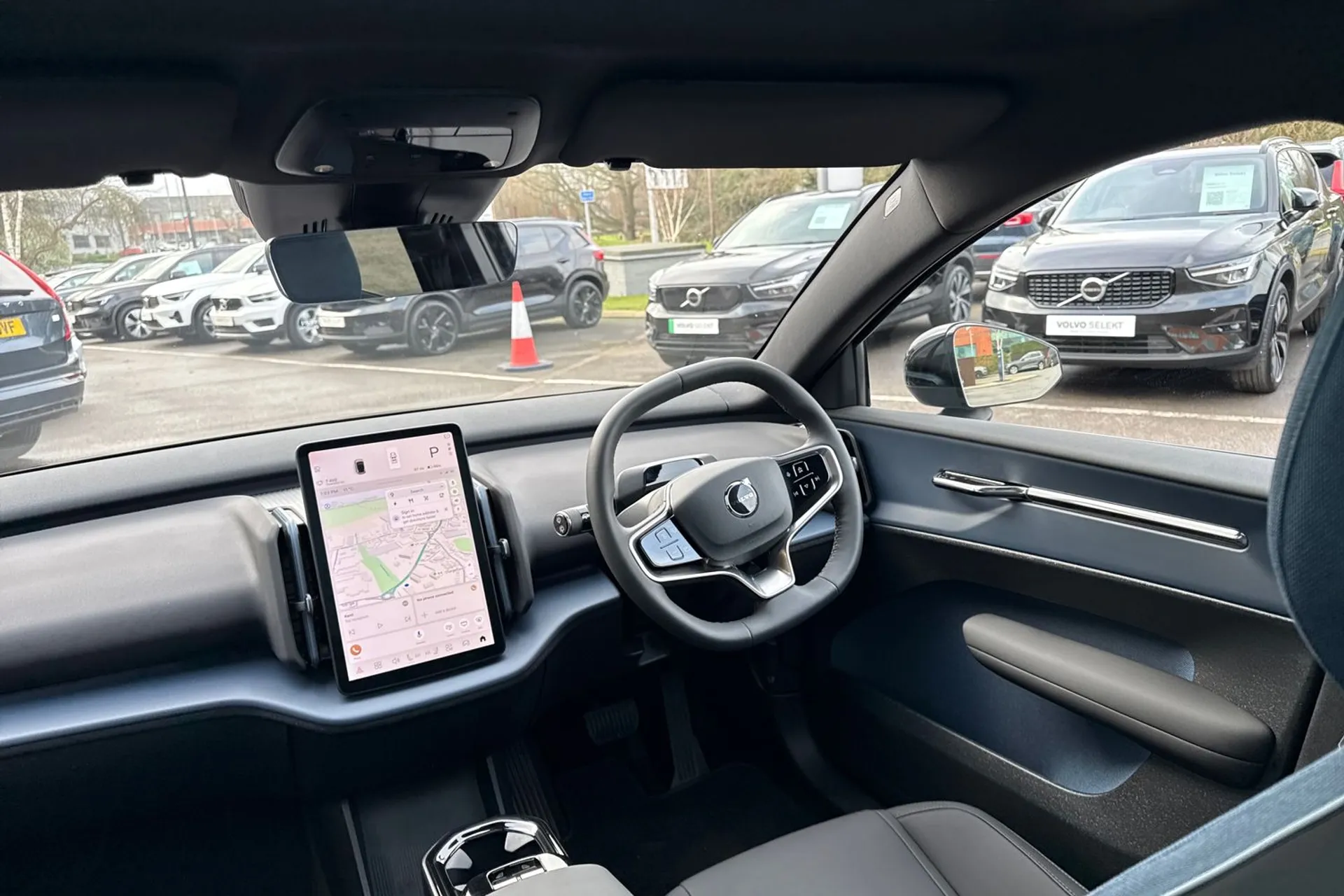 Volvo EX30 thumbnail image number 33