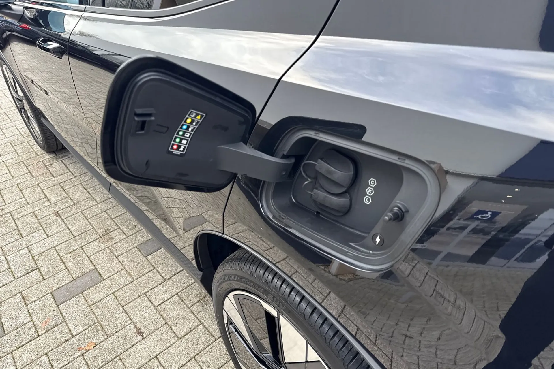 Volvo EX30 thumbnail image number 19