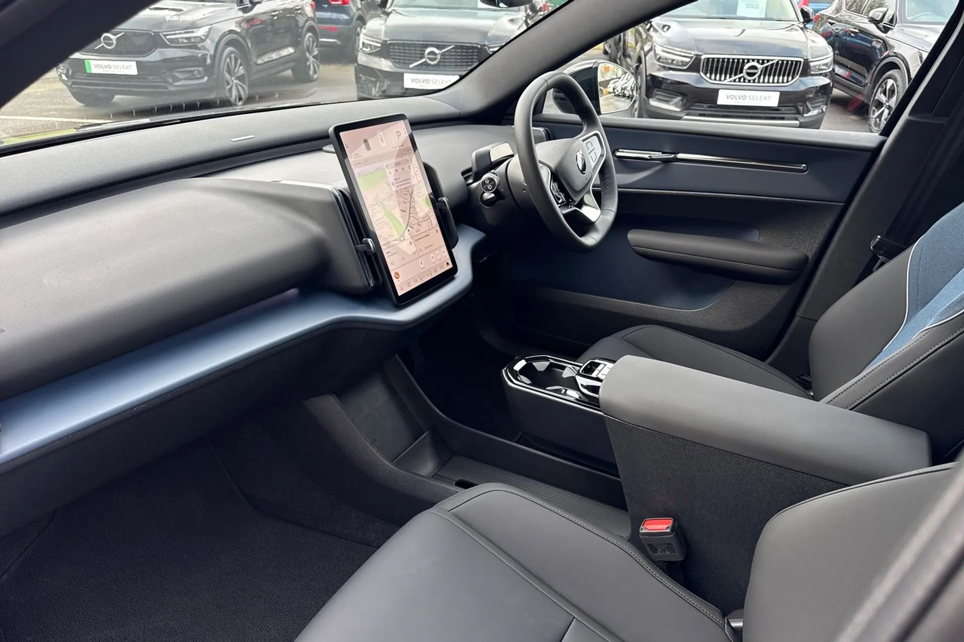 Volvo EX30 thumbnail image number 27