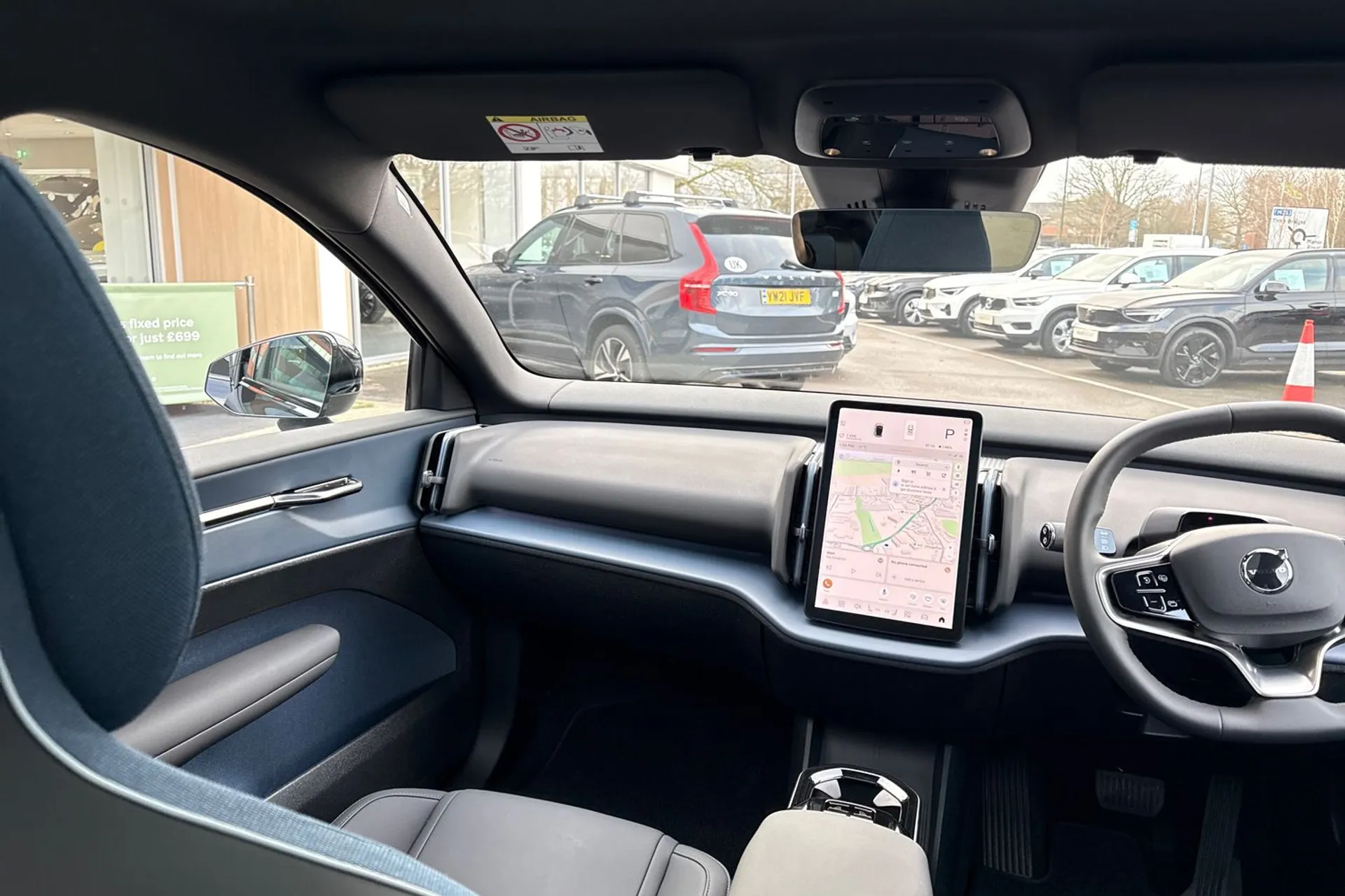 Volvo EX30 thumbnail image number 32