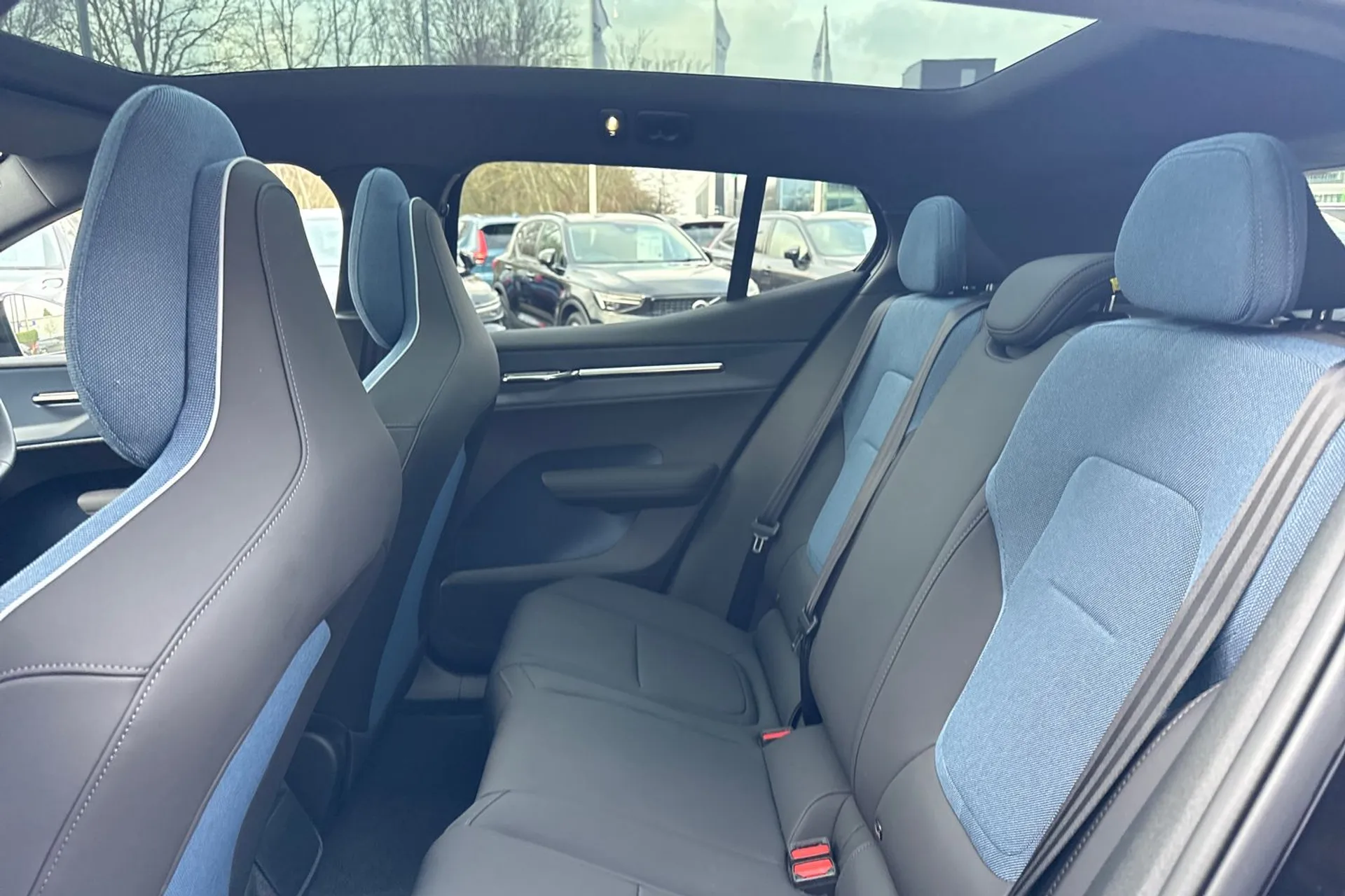 Volvo EX30 thumbnail image number 30