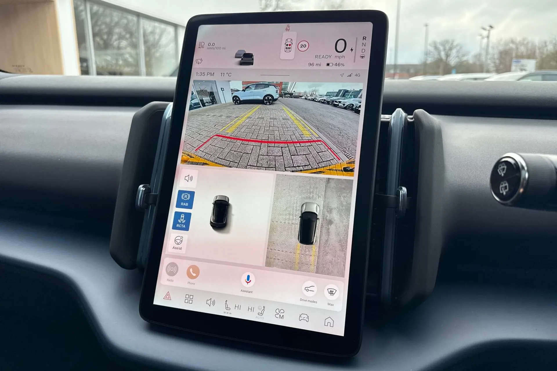 Volvo EX30 thumbnail image number 4