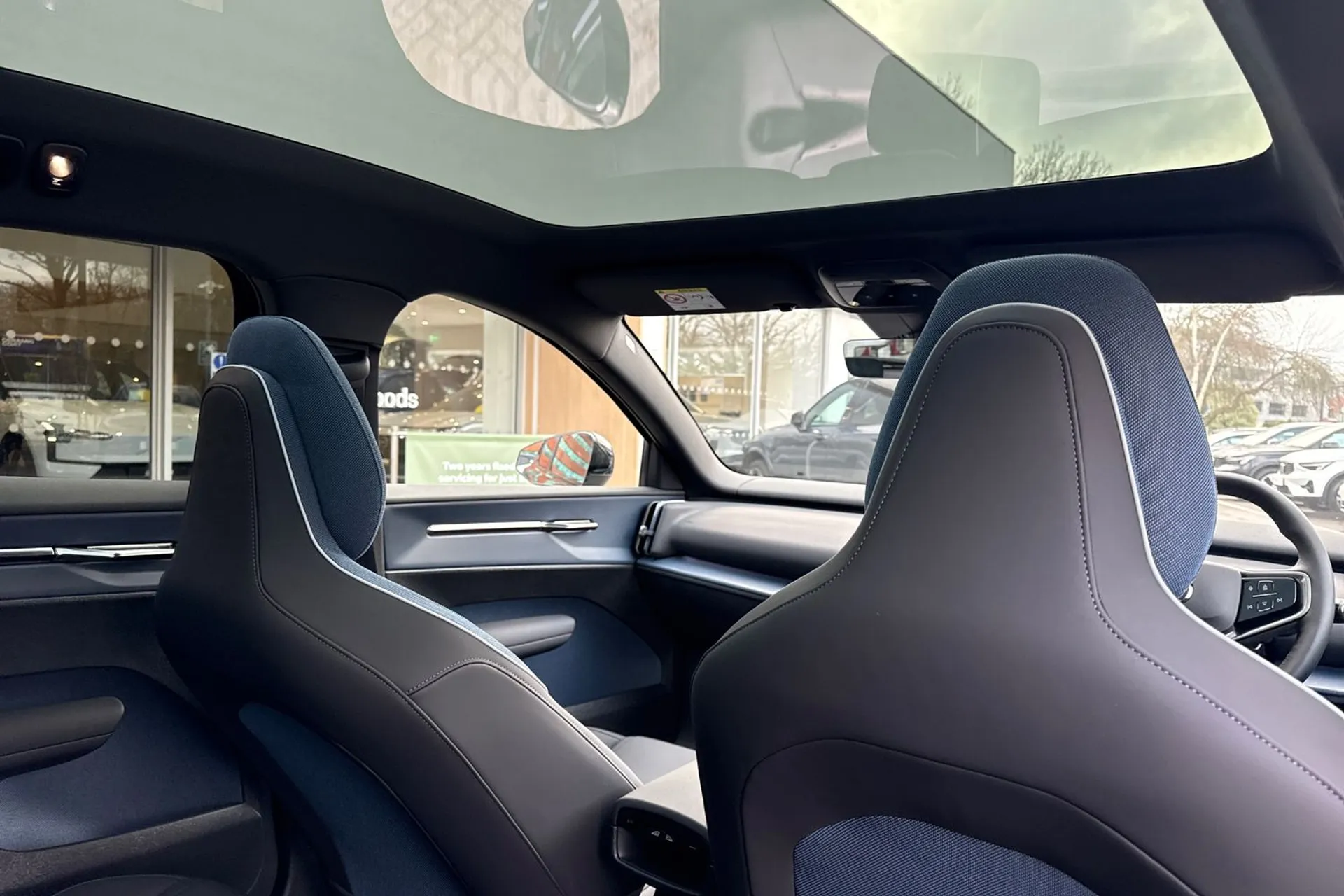 Volvo EX30 thumbnail image number 24