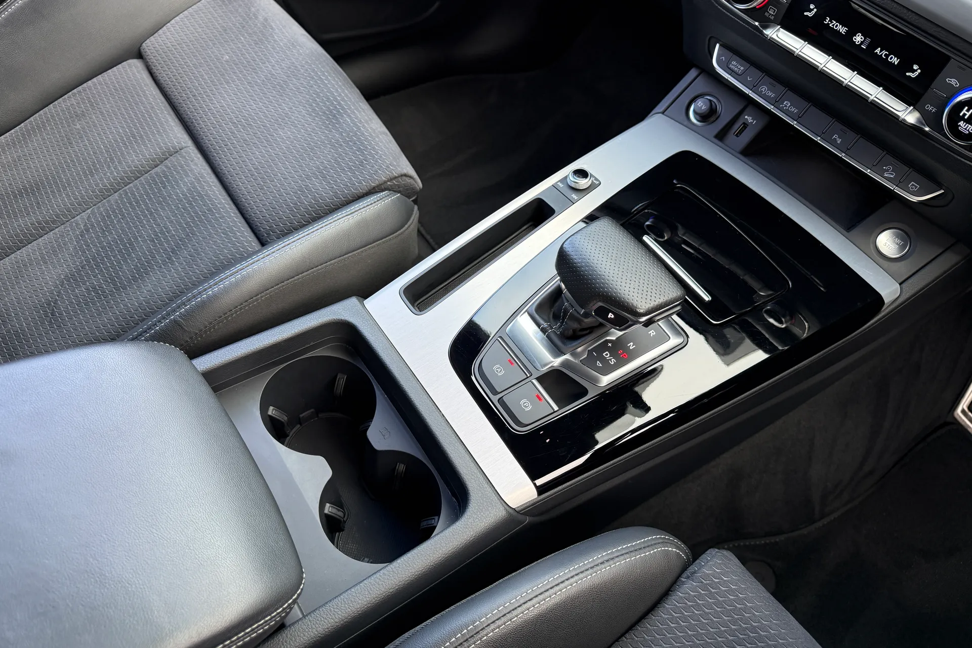 Audi Q5 thumbnail image number 36