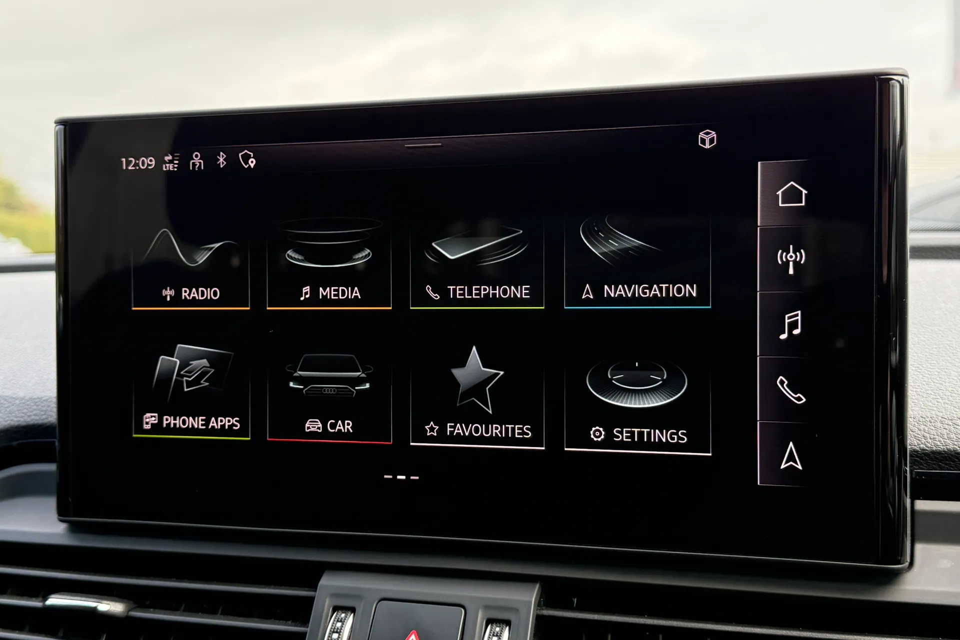 Audi Q5 thumbnail image number 11