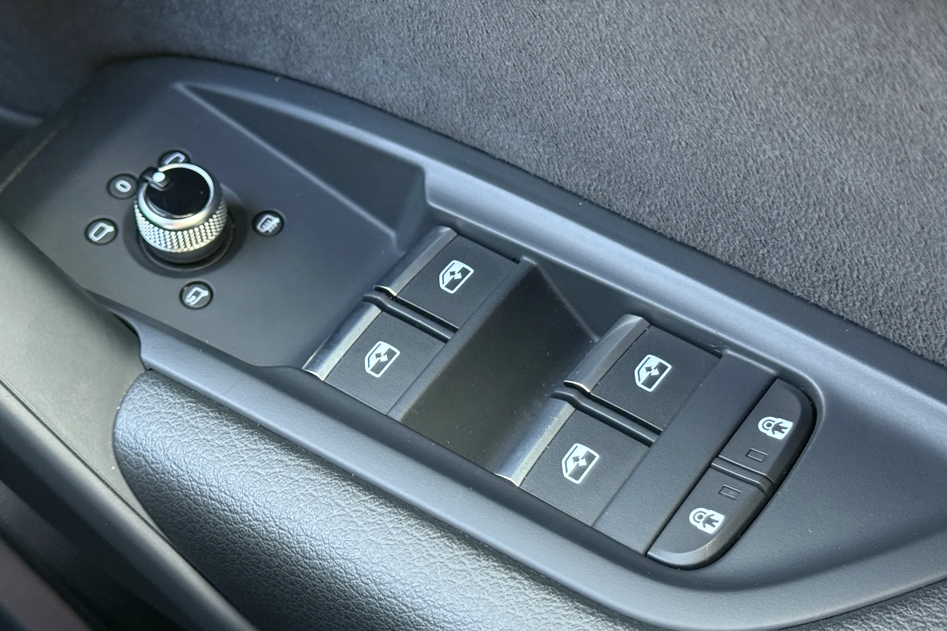 Audi Q5 thumbnail image number 15