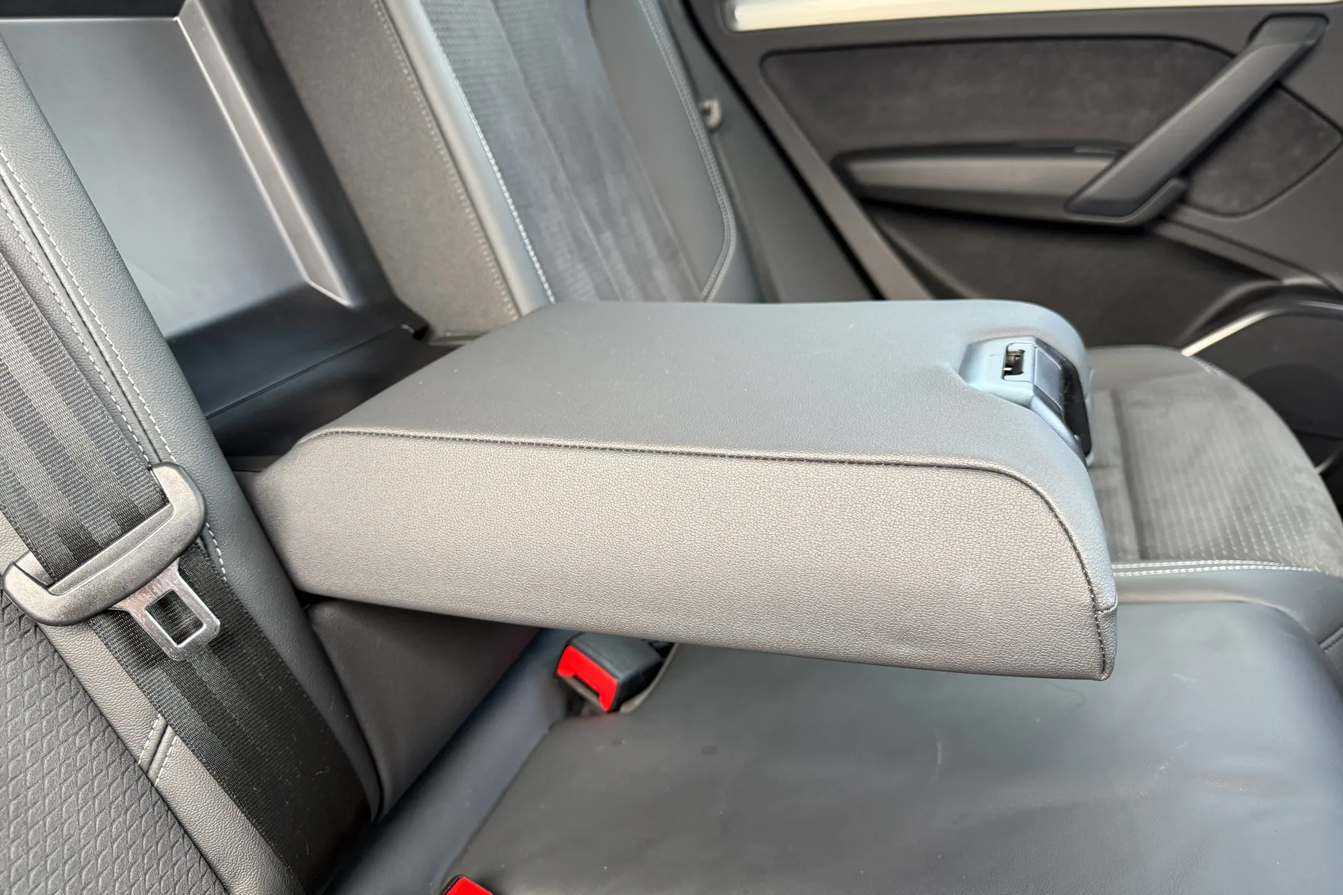 Audi Q5 thumbnail image number 42