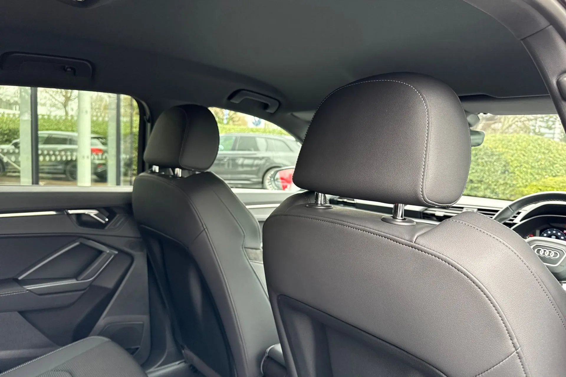 Audi Q3 thumbnail image number 40