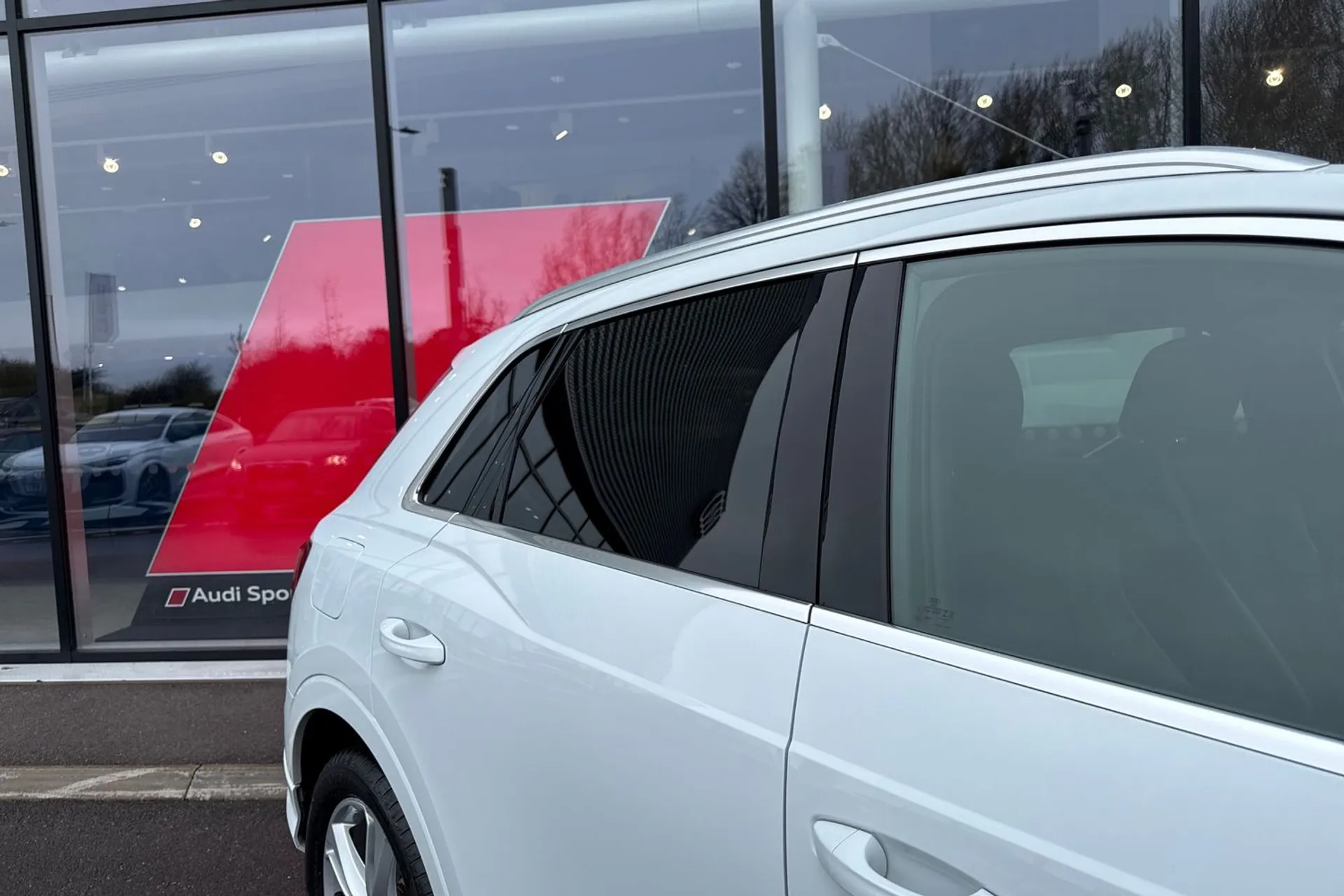 Audi Q3 thumbnail image number 25