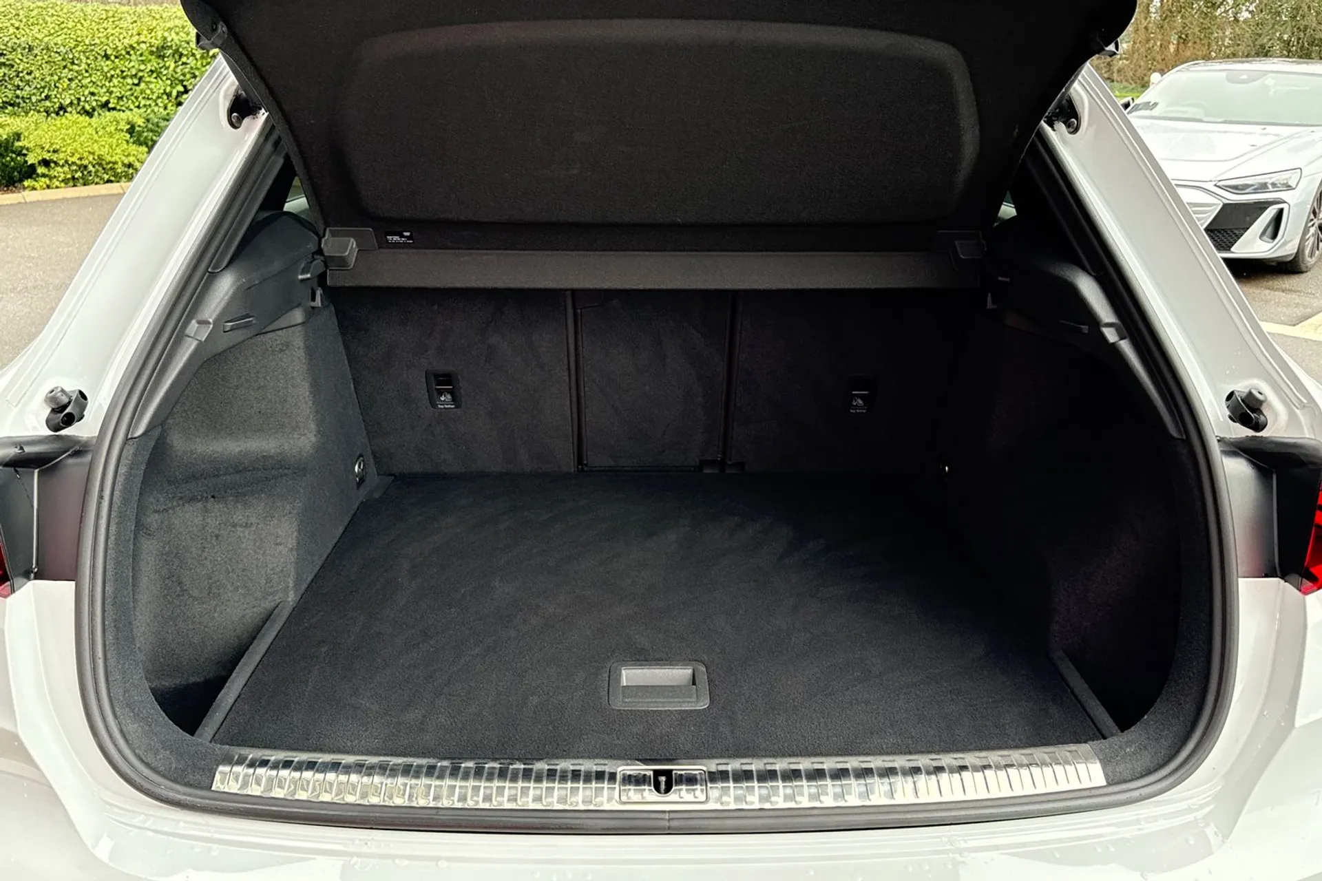 Audi Q3 thumbnail image number 33