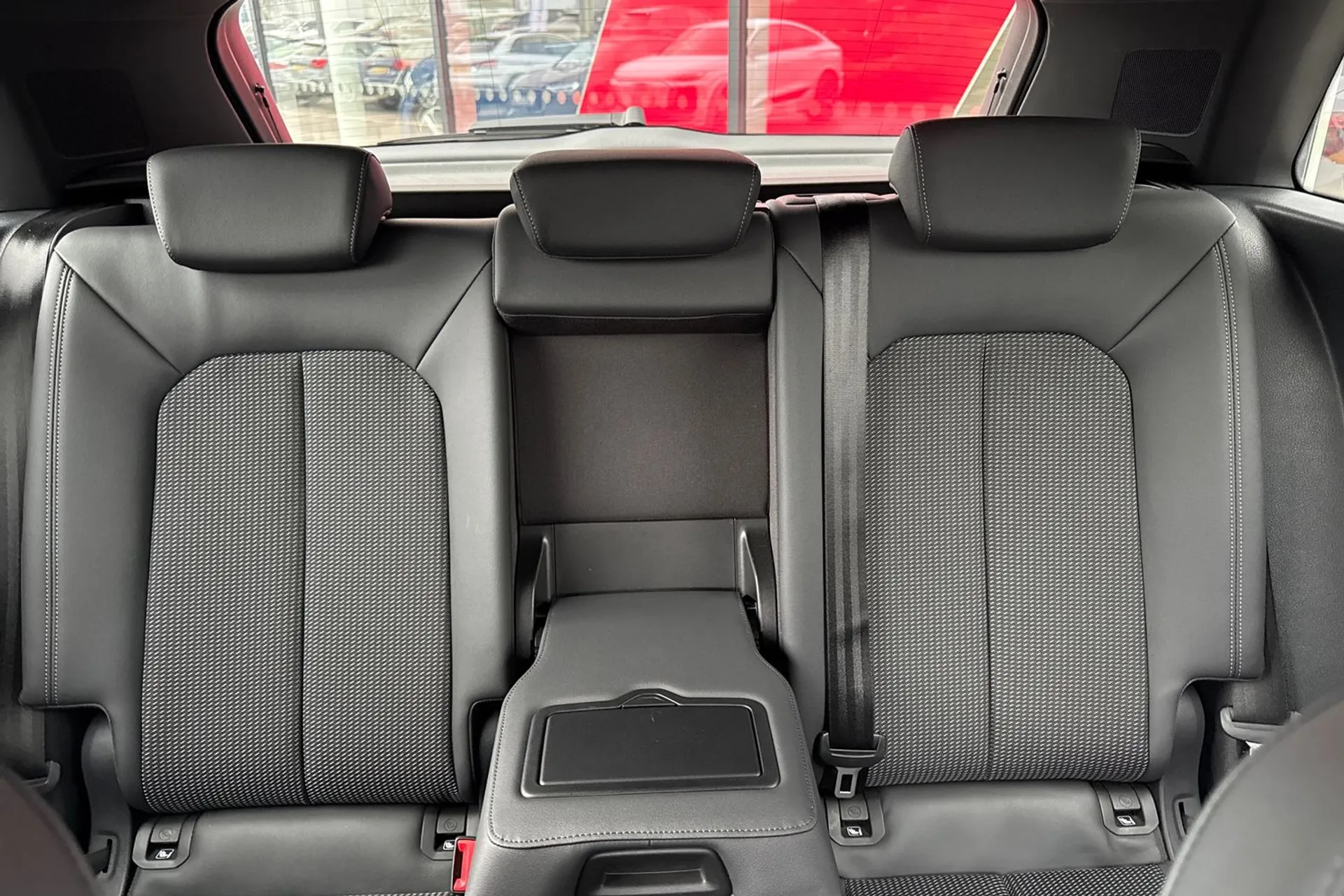 Audi Q3 thumbnail image number 51