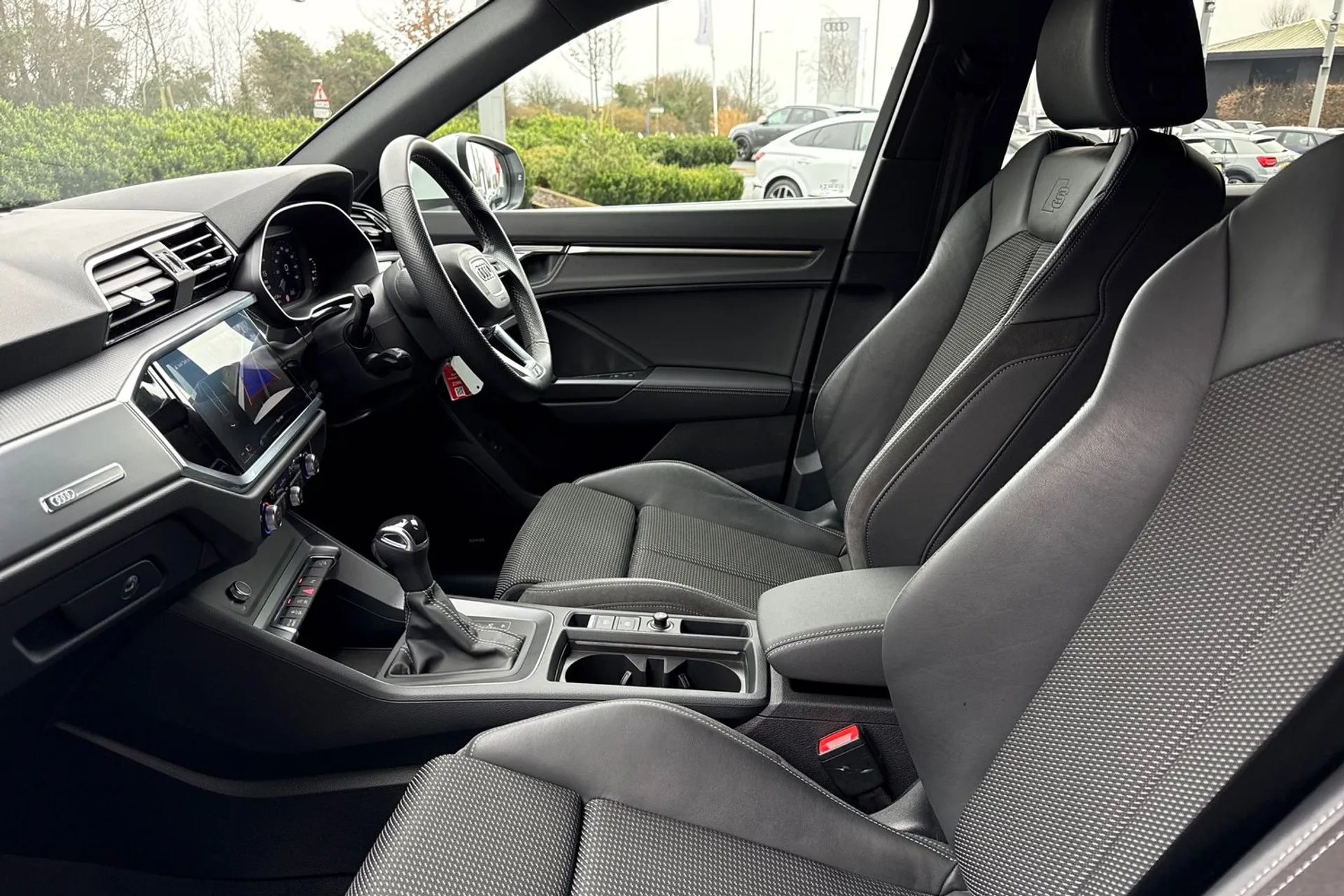 Audi Q3 thumbnail image number 49