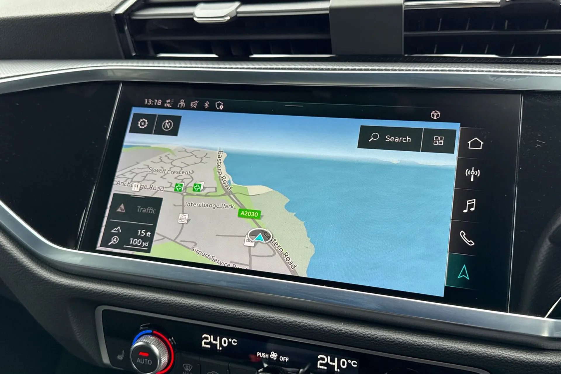 Audi Q3 thumbnail image number 14