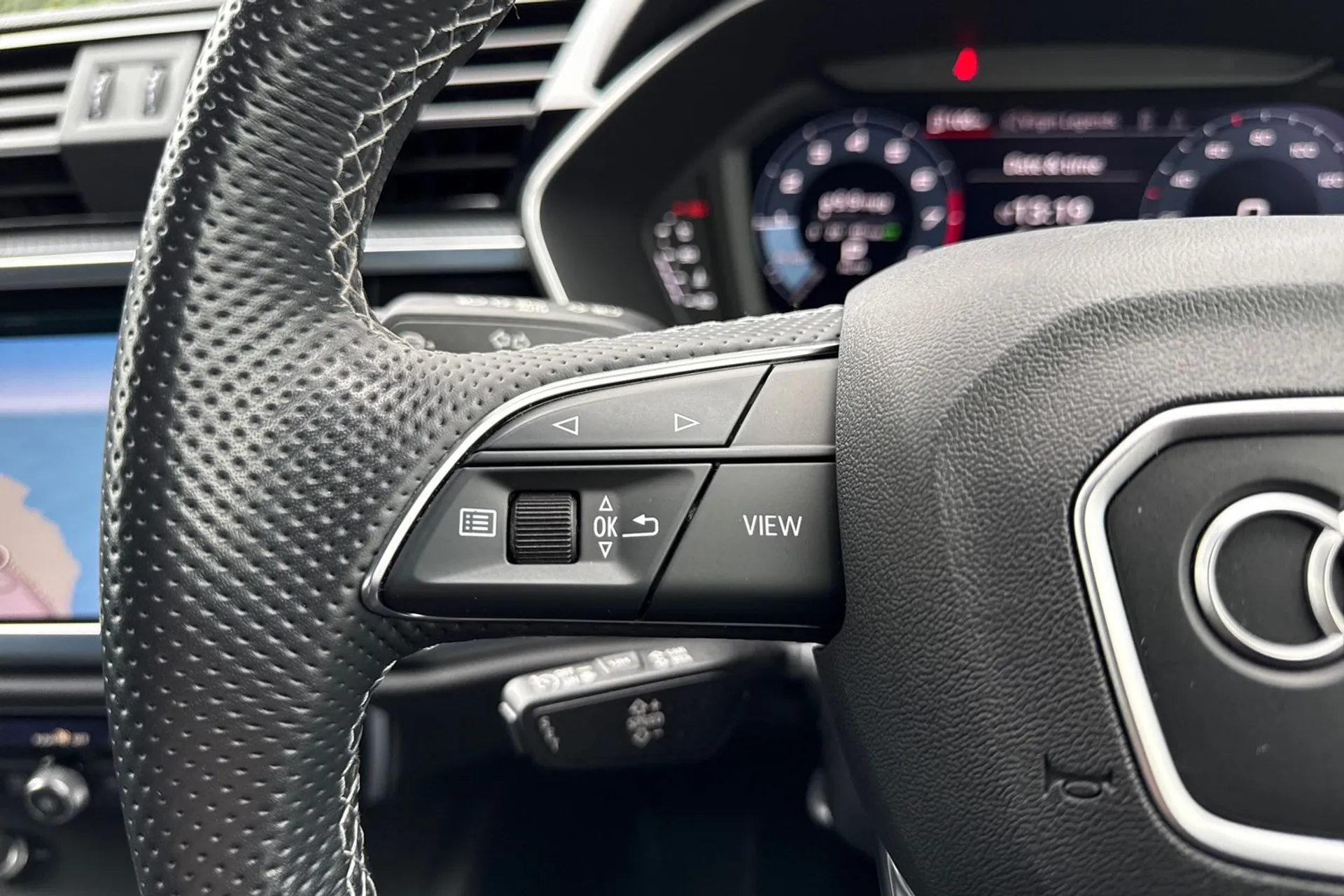 Audi Q3 thumbnail image number 47