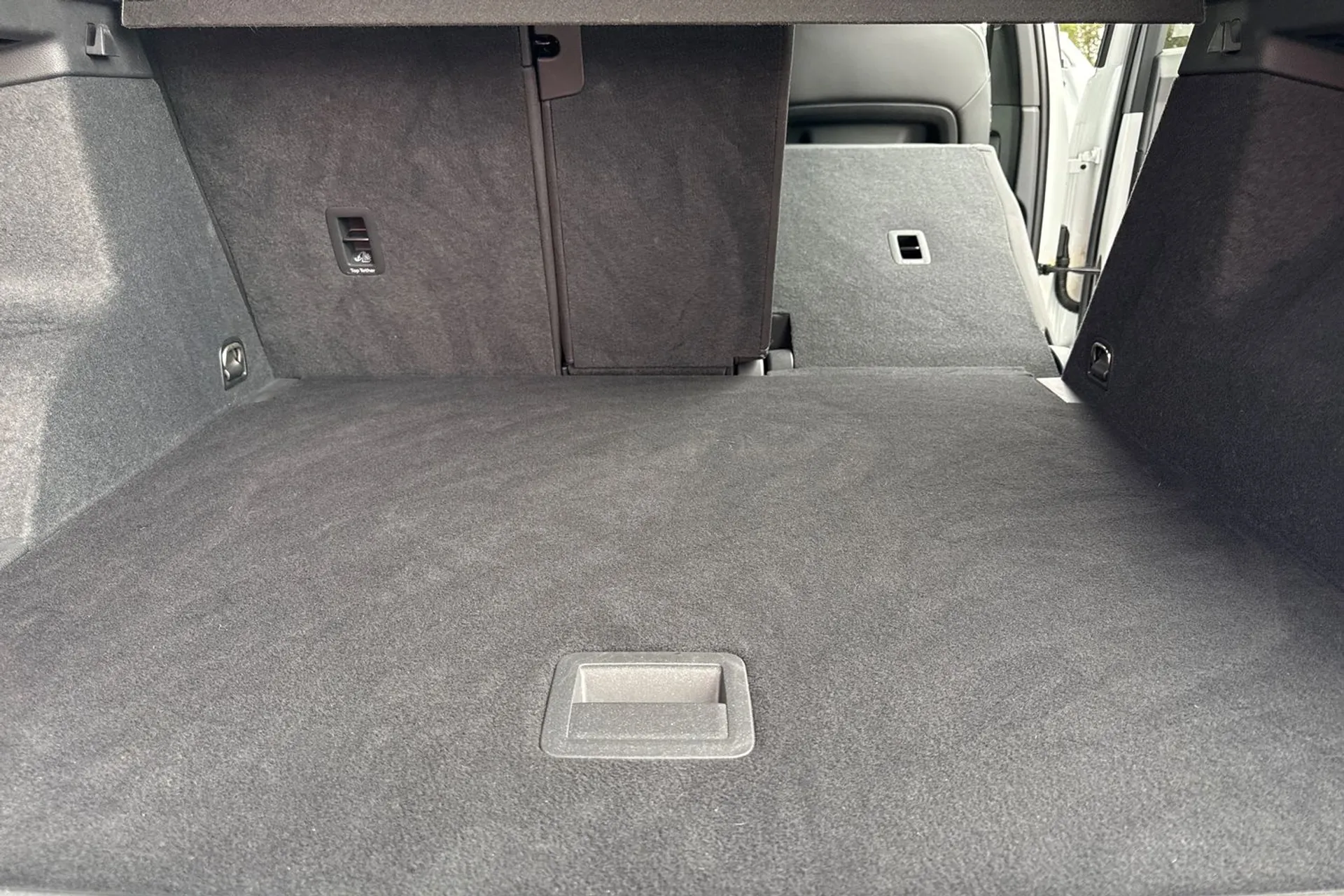 Audi Q3 thumbnail image number 36