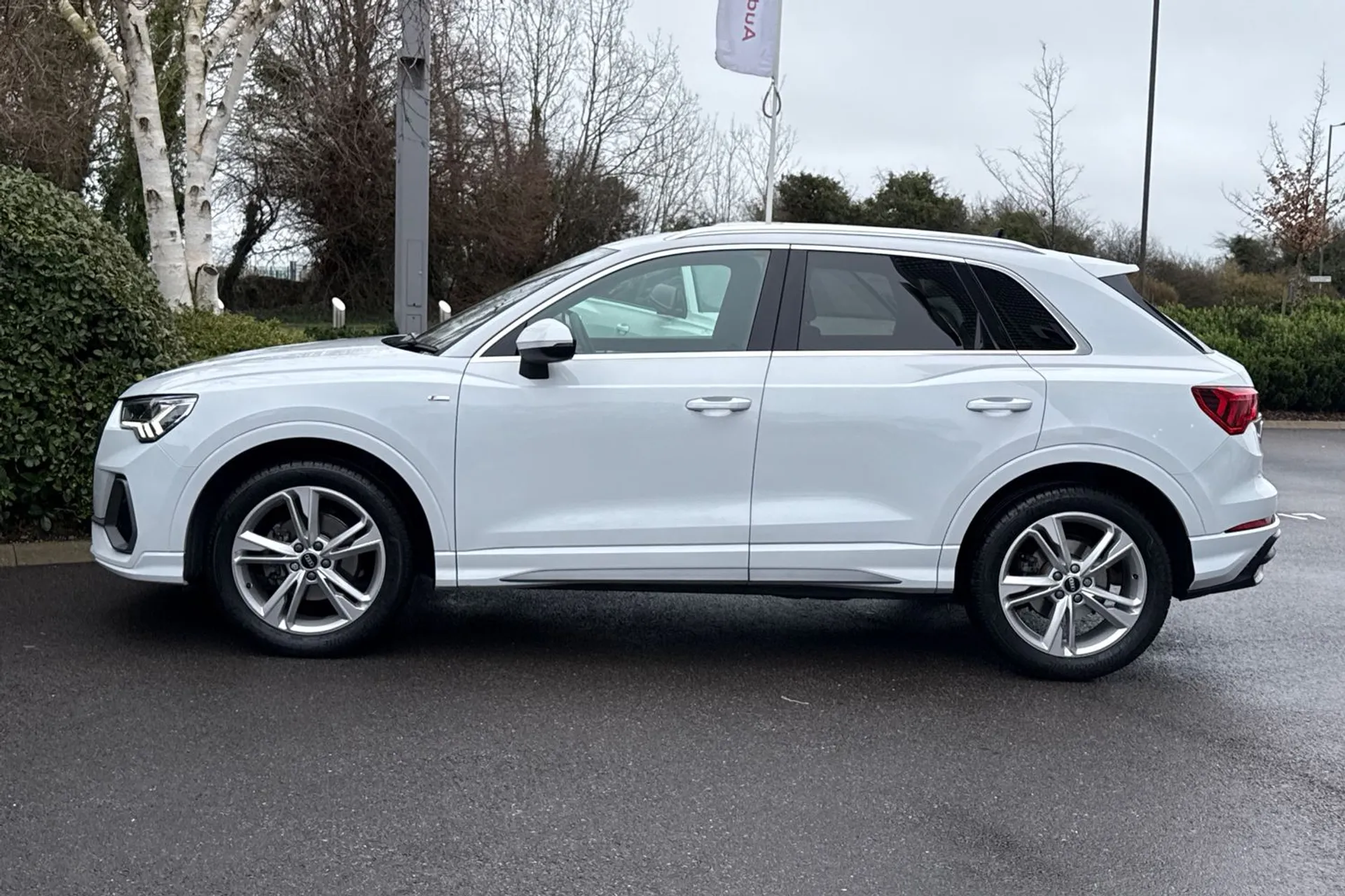 Audi Q3 thumbnail image number 20