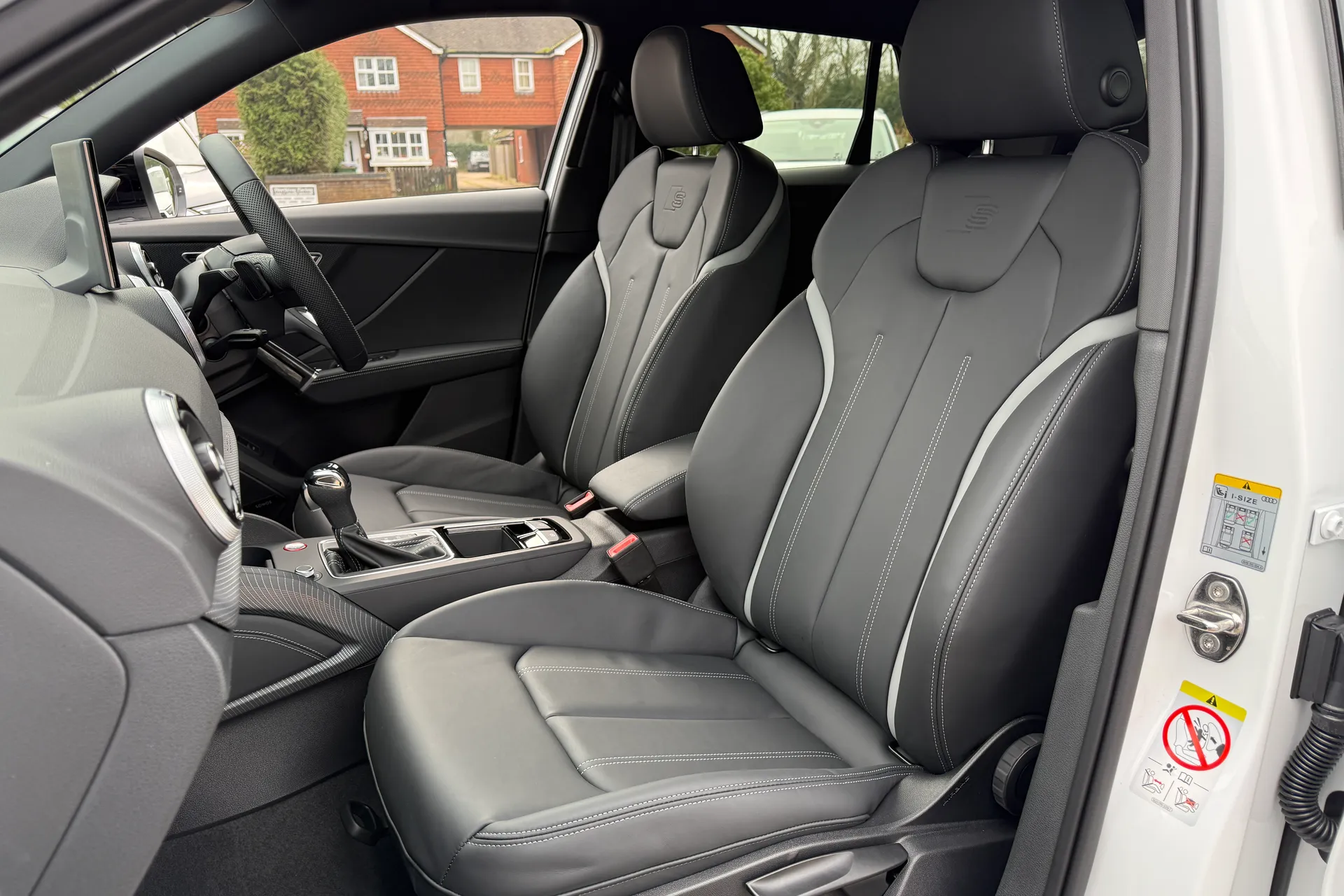 Audi Q2 thumbnail image number 32