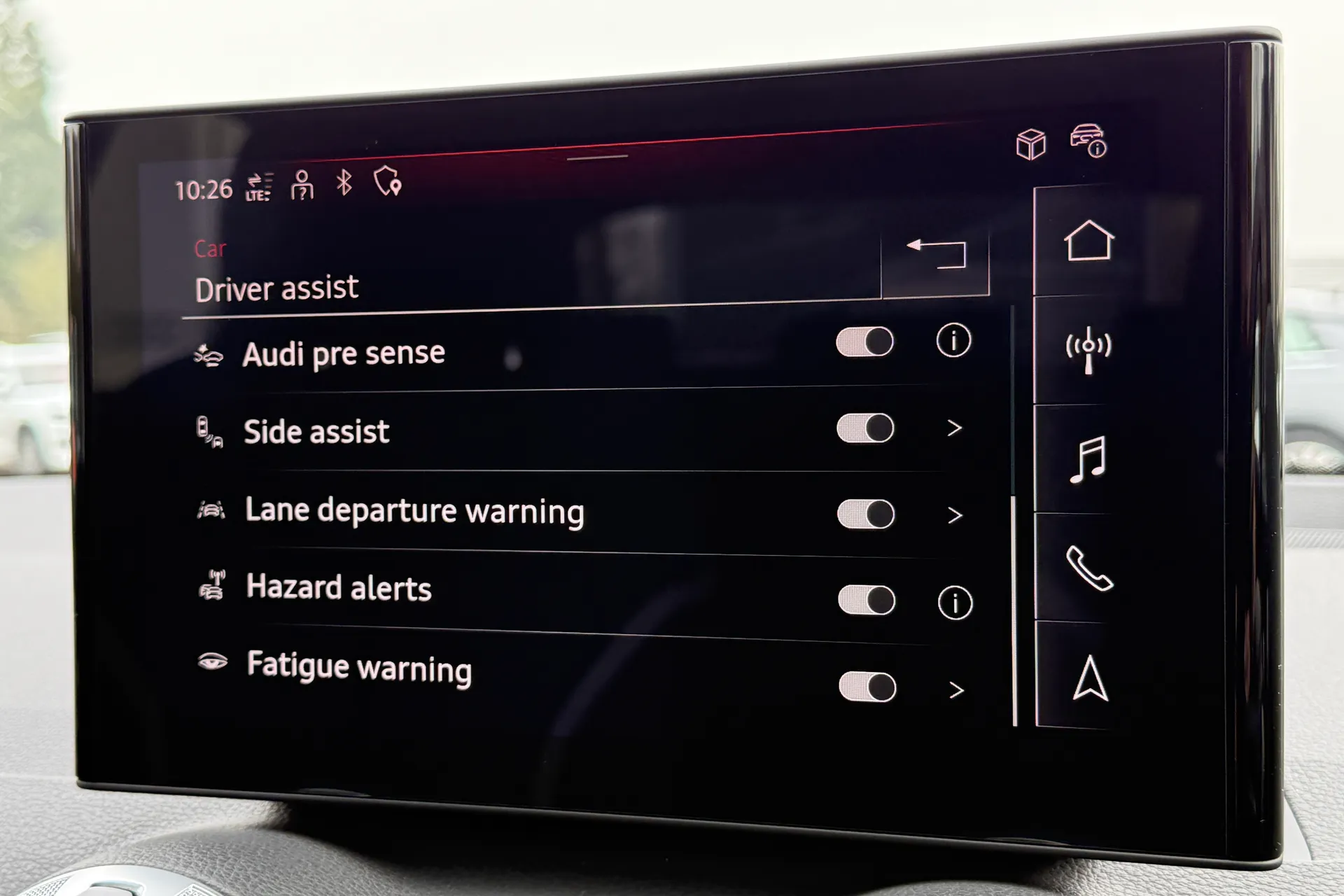 Audi Q2 thumbnail image number 12