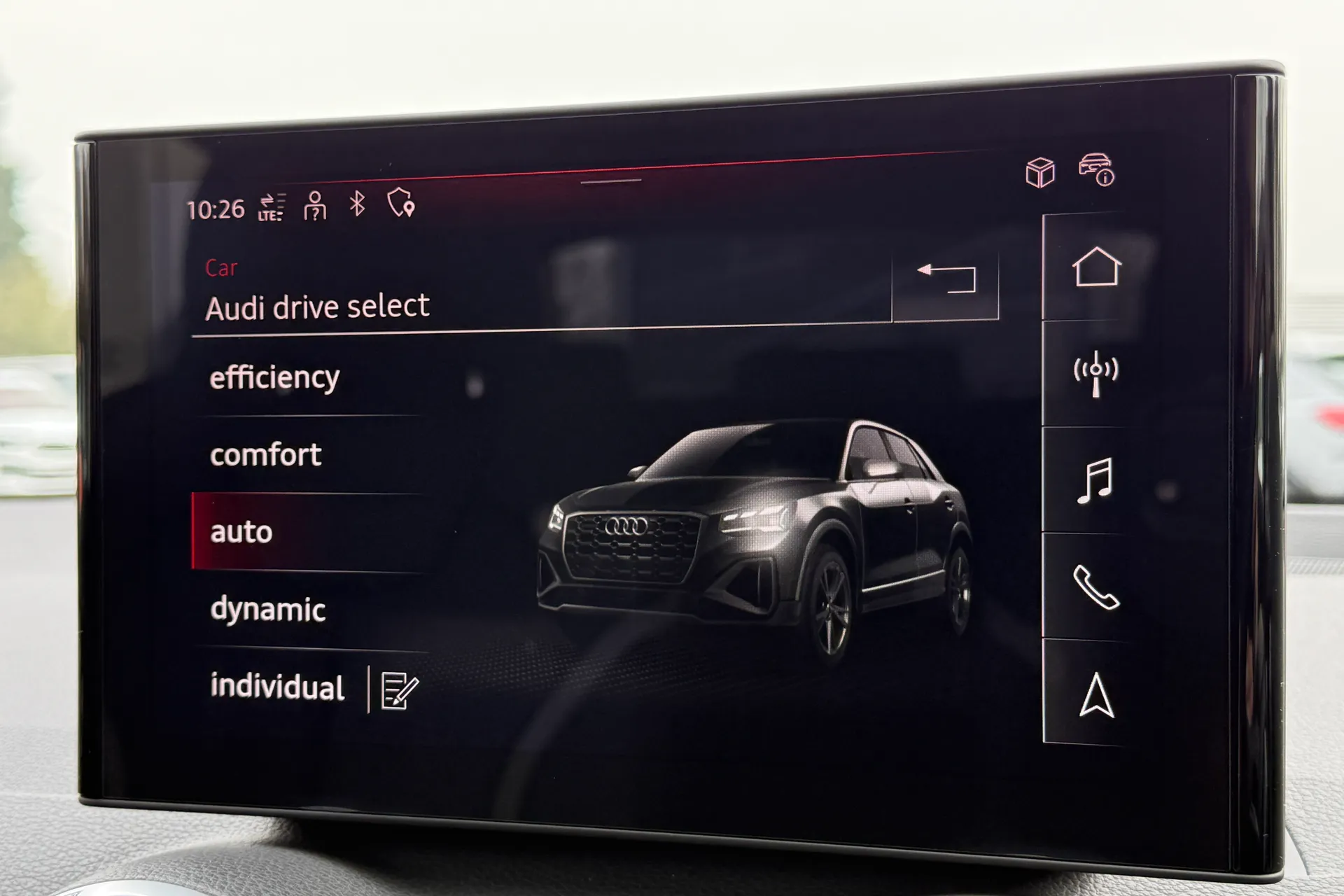 Audi Q2 thumbnail image number 10