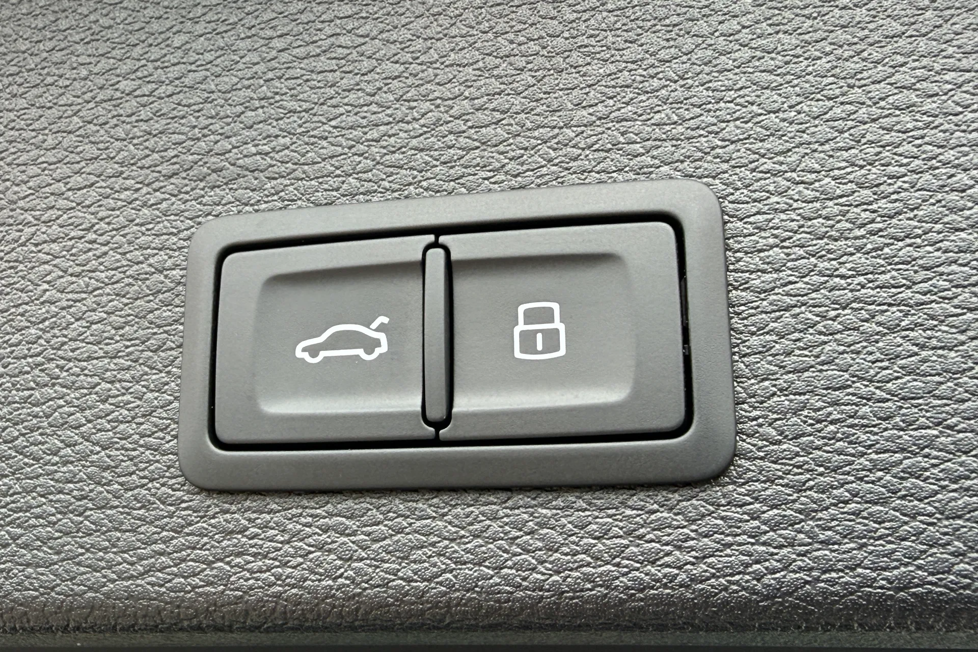 Audi Q2 thumbnail image number 43