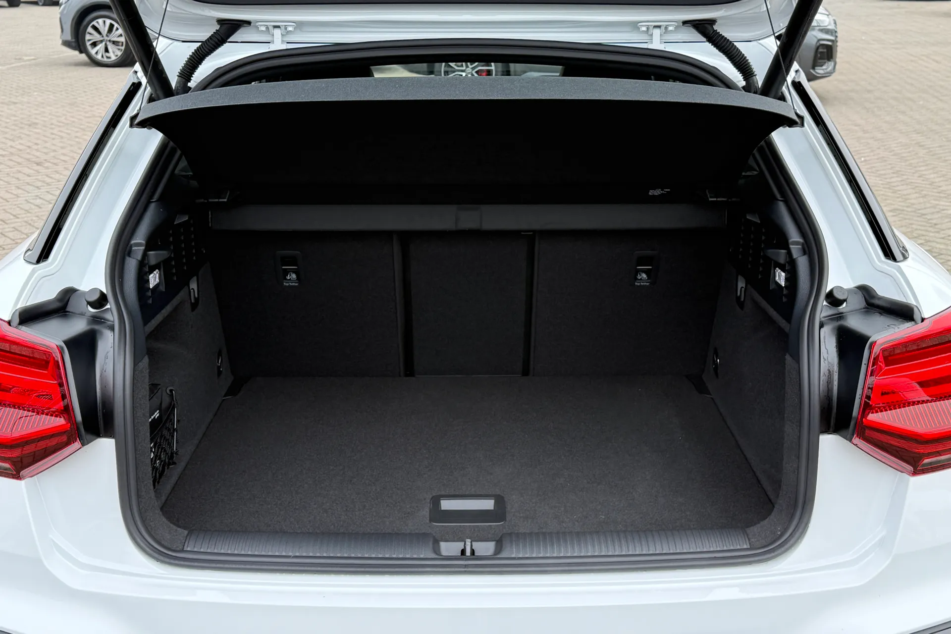 Audi Q2 thumbnail image number 40