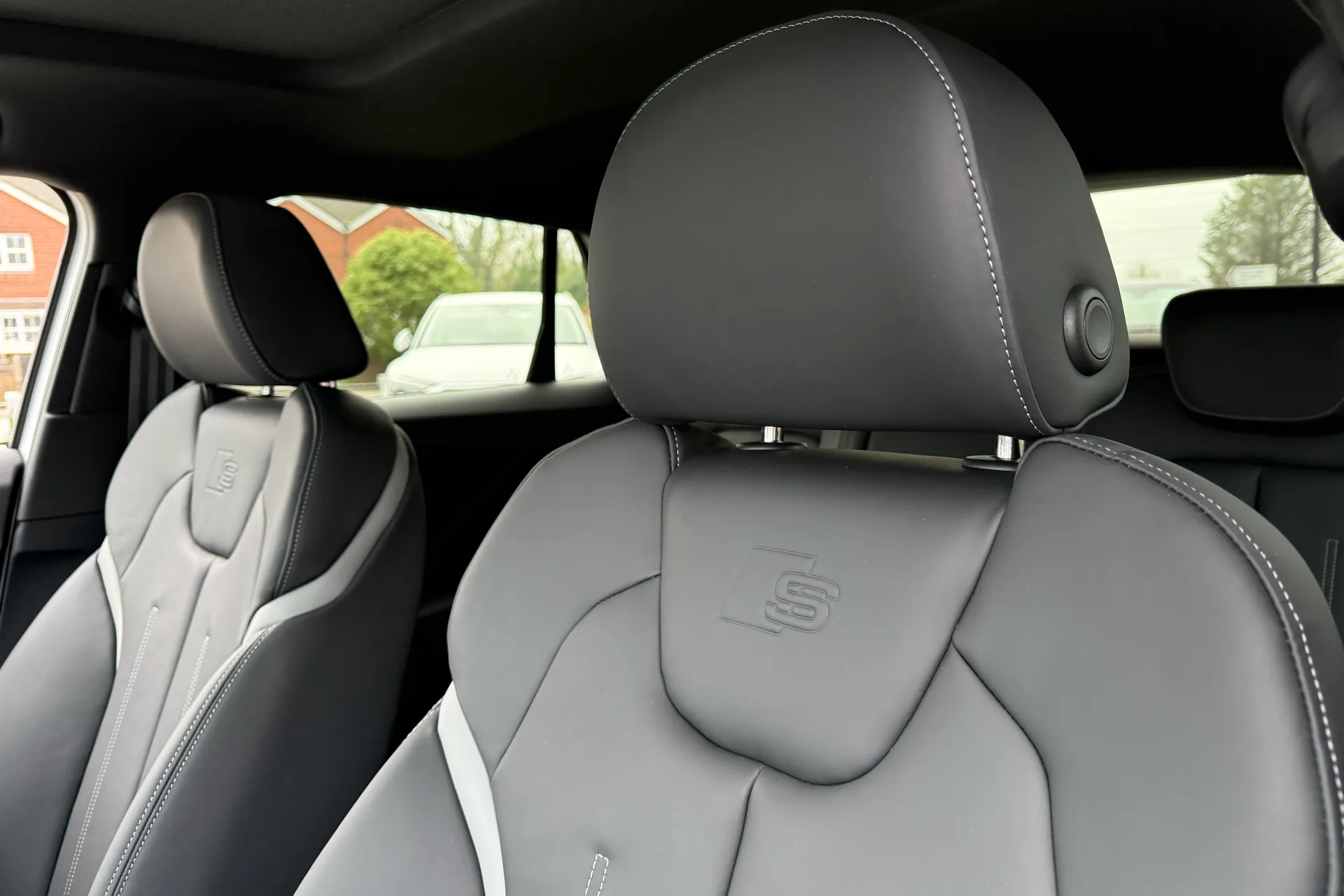 Audi Q2 thumbnail image number 33