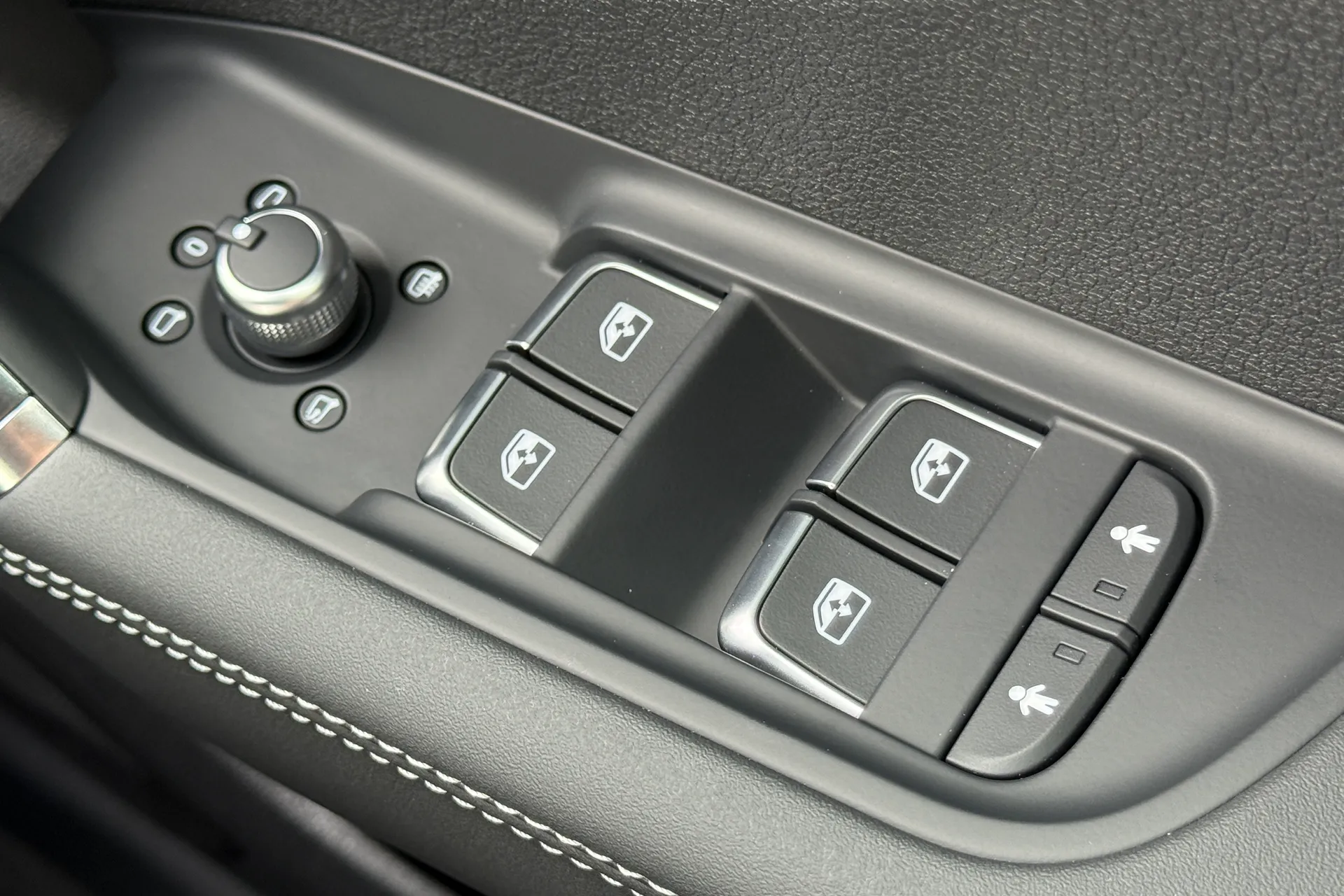 Audi Q2 thumbnail image number 22
