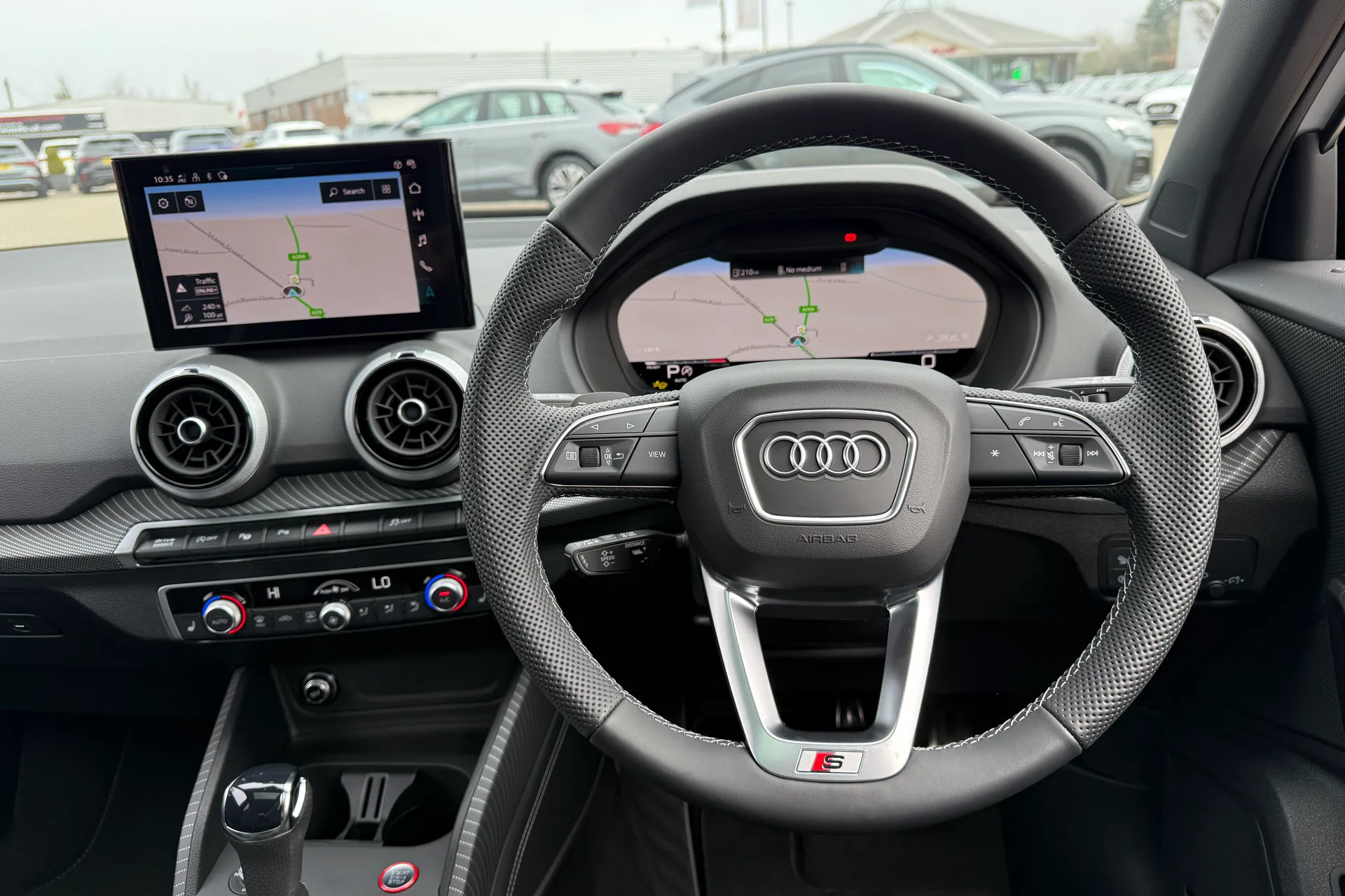 Audi Q2 thumbnail image number 6