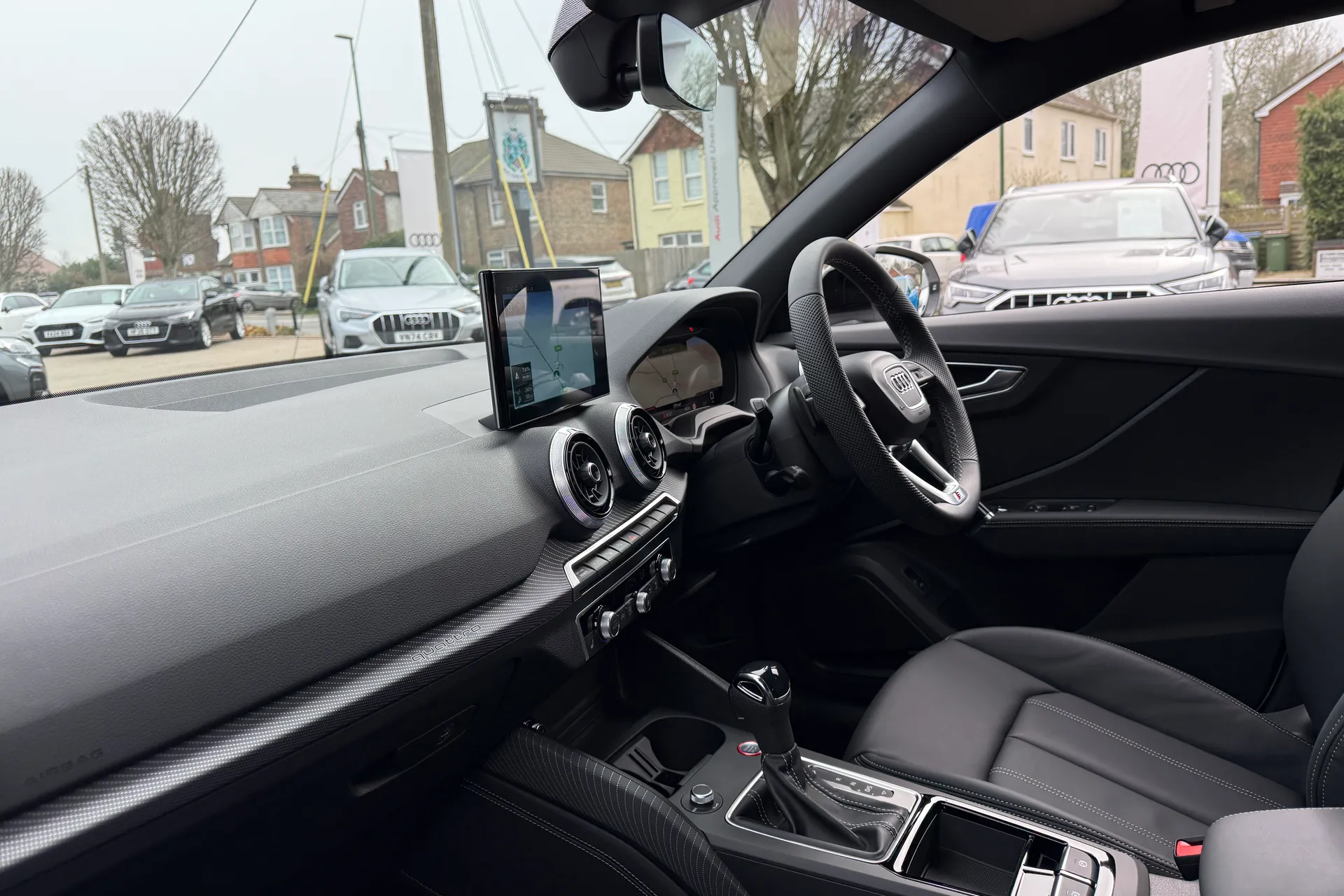 Audi Q2 thumbnail image number 31