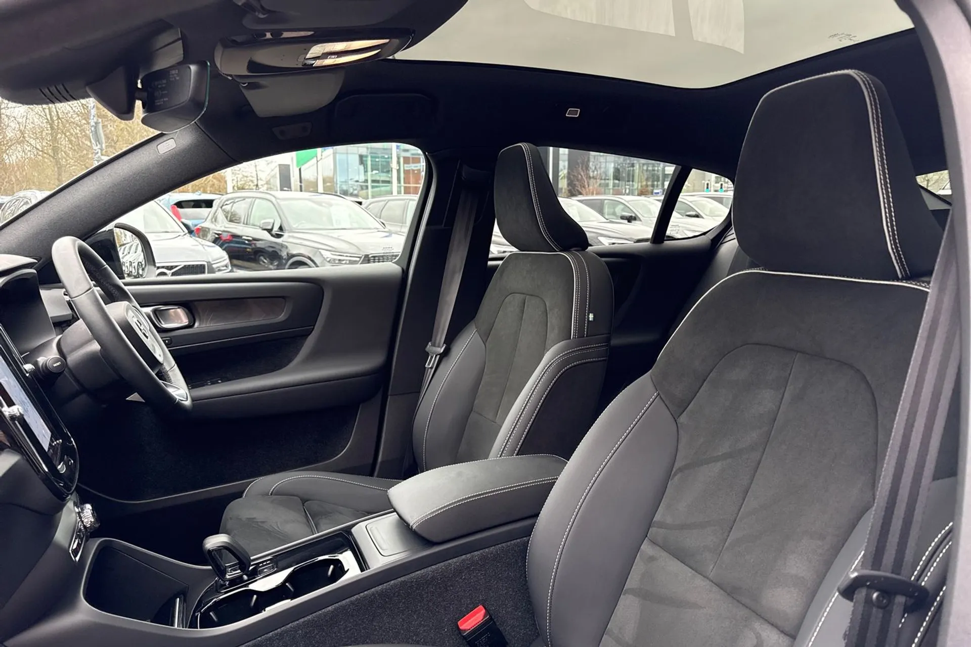 Volvo C40 thumbnail image number 28