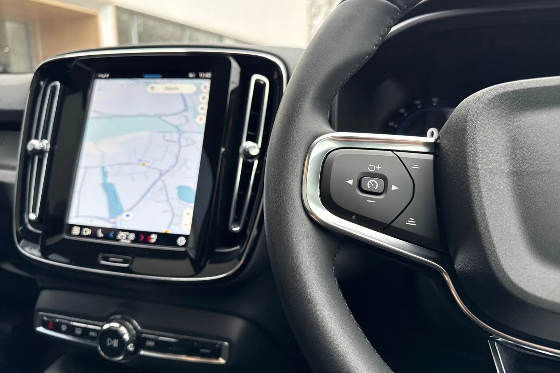 Volvo C40 thumbnail image number 36