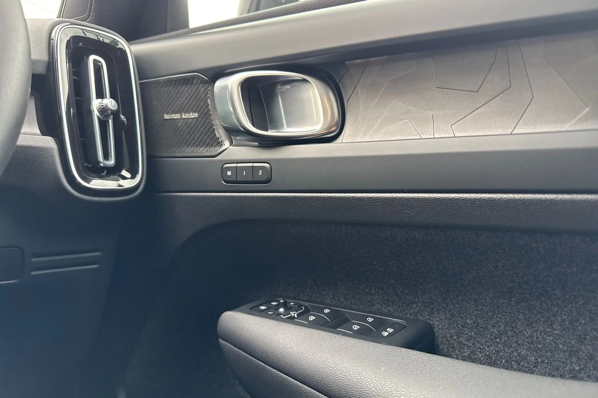 Volvo C40 thumbnail image number 42