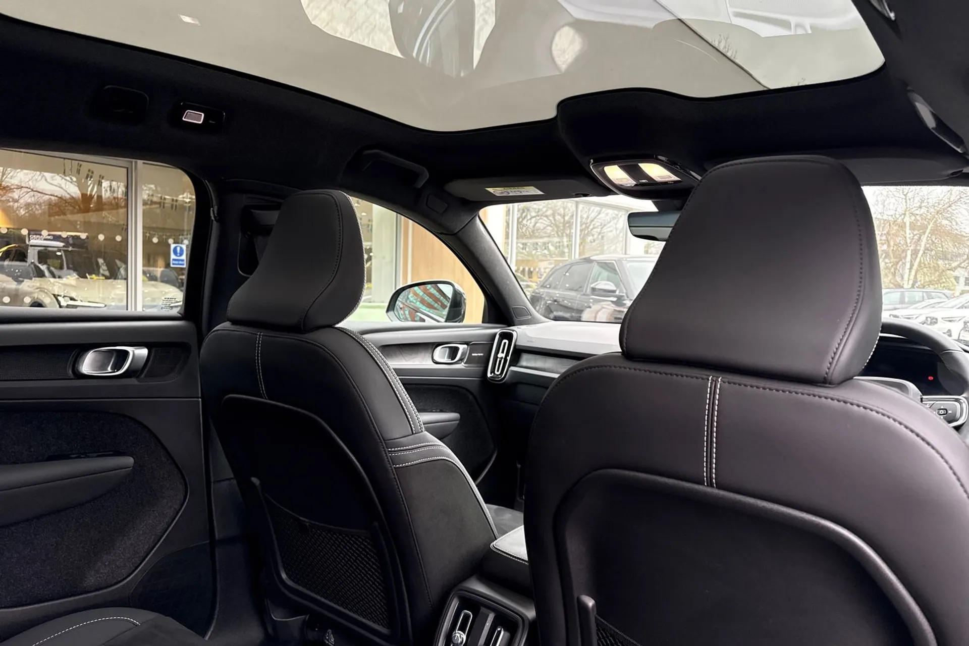 Volvo C40 thumbnail image number 24