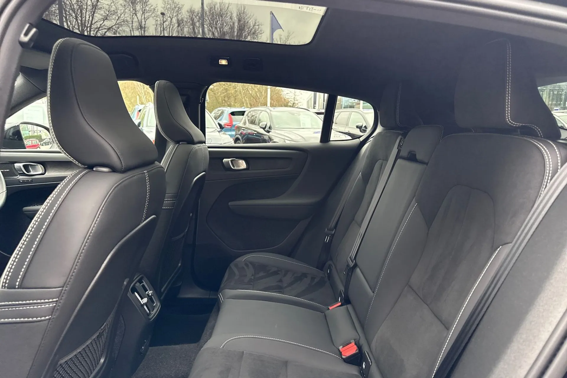 Volvo C40 thumbnail image number 30