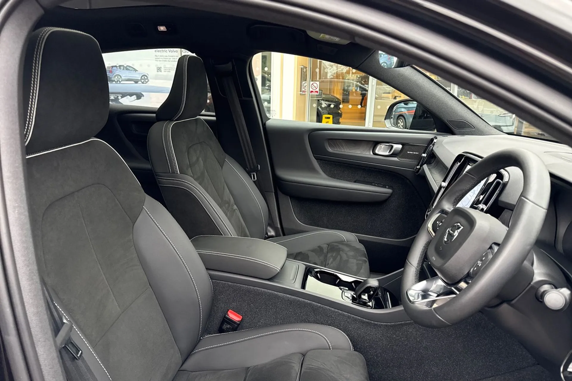 Volvo C40 thumbnail image number 26