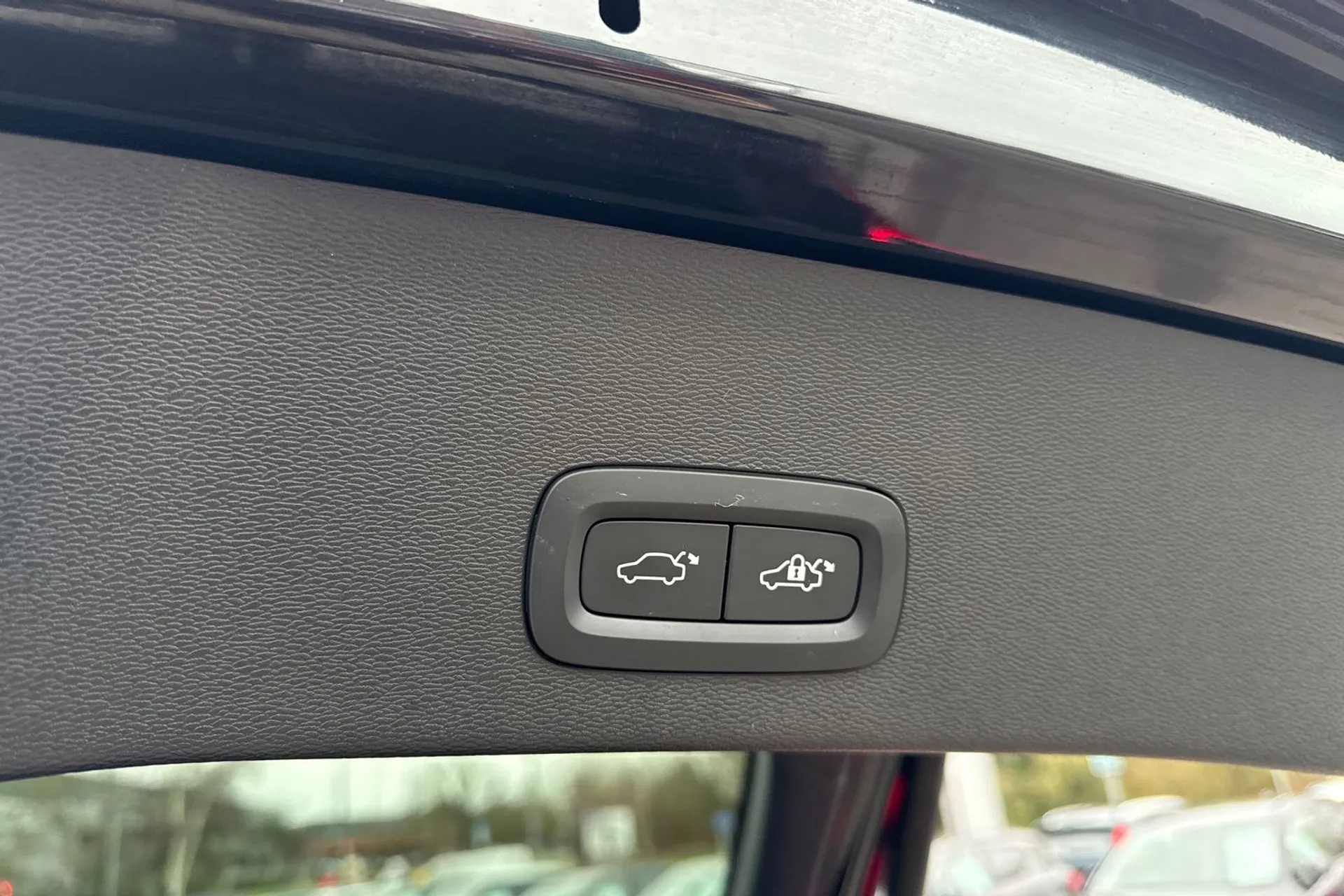 Volvo C40 thumbnail image number 21