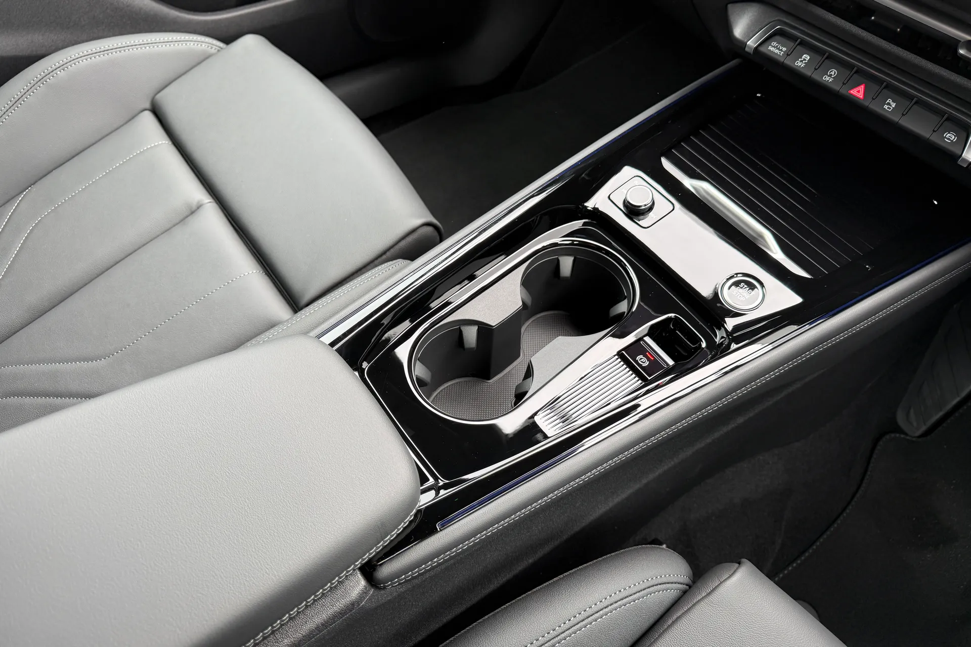 Audi Q3 thumbnail image number 45