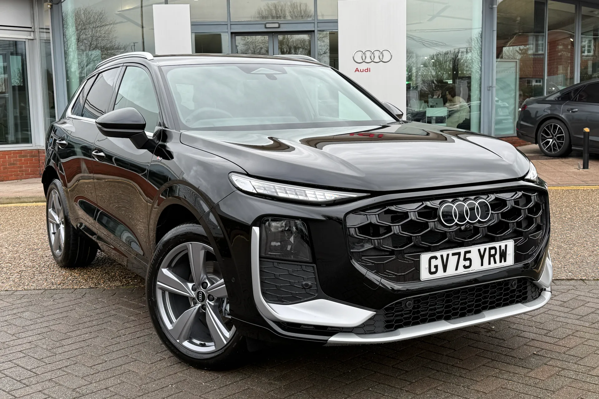 Audi Q3 thumbnail image number 28