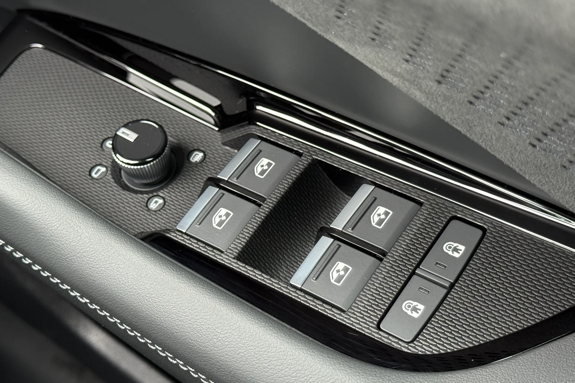 Audi Q3 thumbnail image number 23