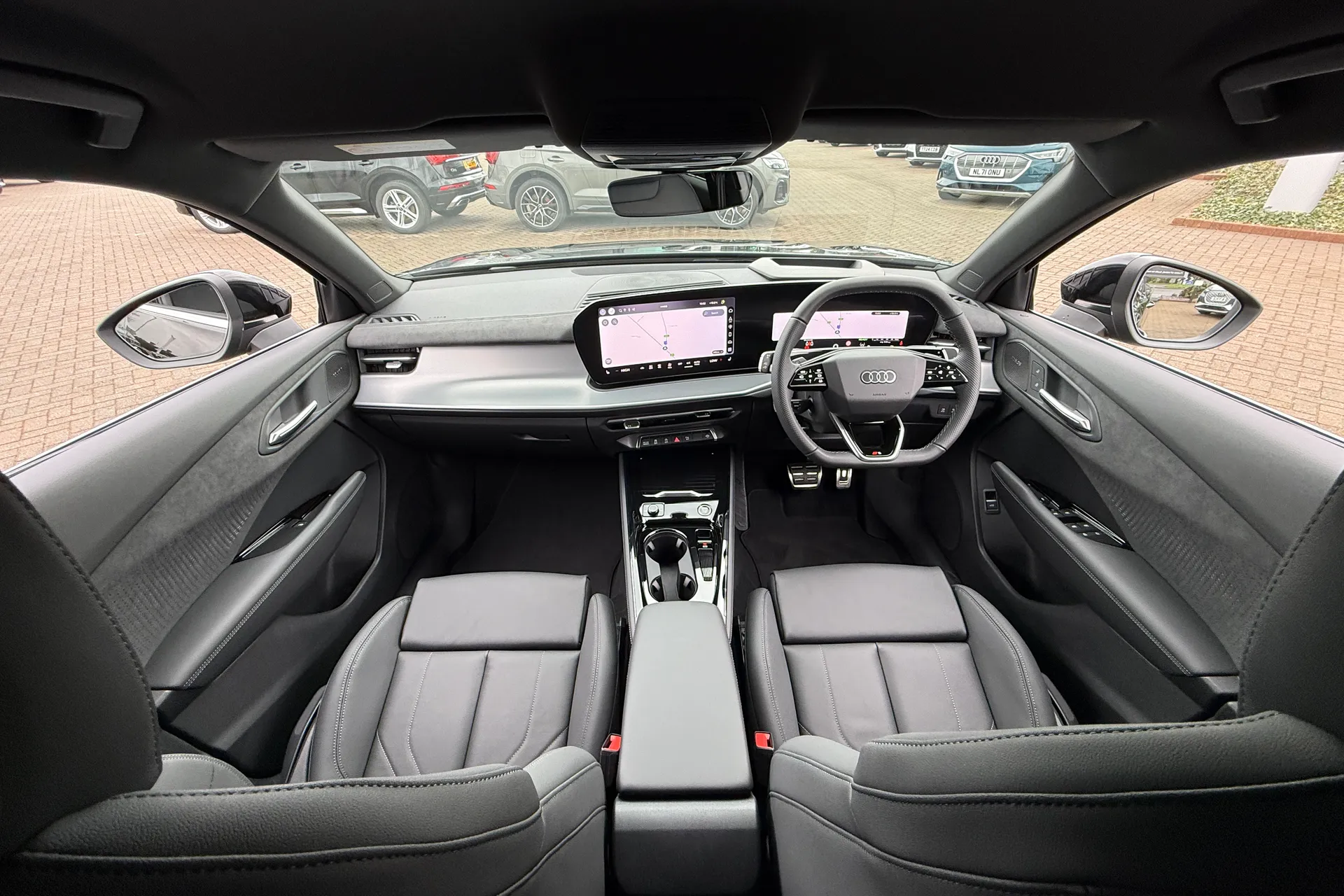 Audi Q3 thumbnail image number 3