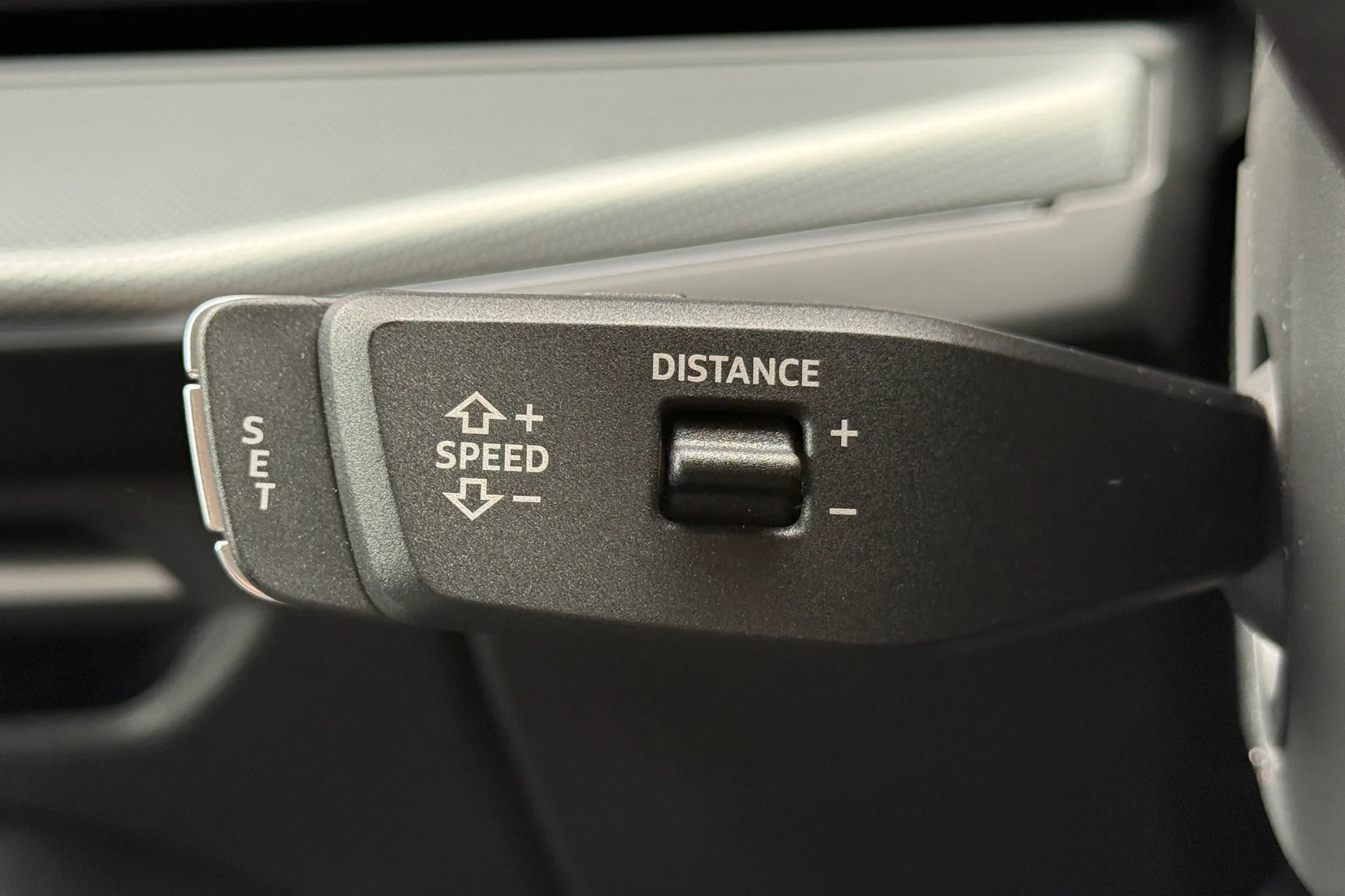 Audi Q3 thumbnail image number 20