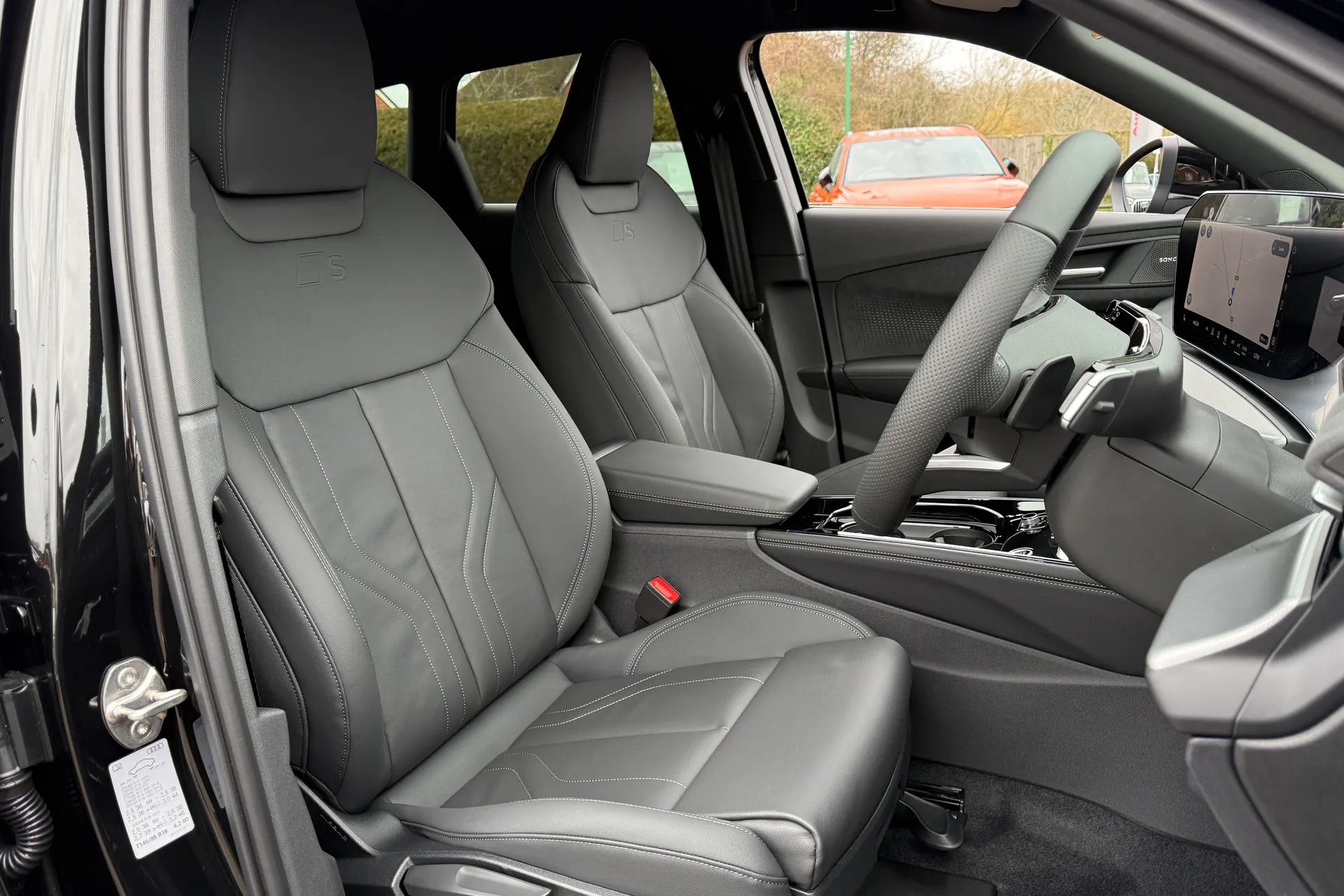 Audi Q3 thumbnail image number 31