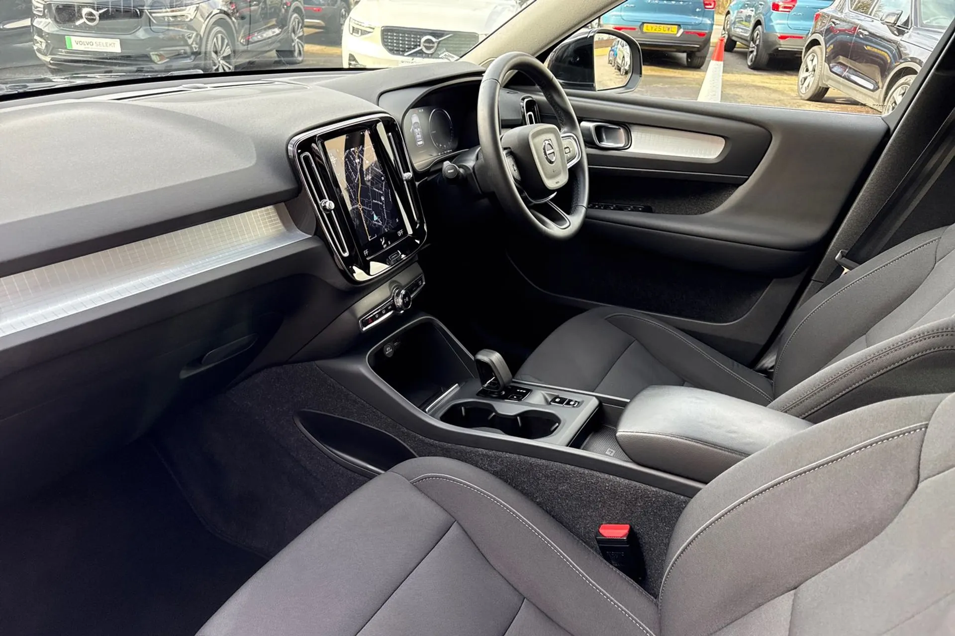 Volvo XC40 thumbnail image number 27